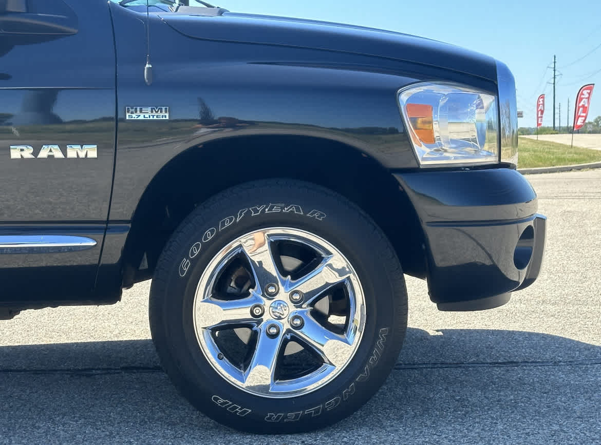 2008 Dodge Ram 1500 Laramie 4WD Quad Cab 140.5 5