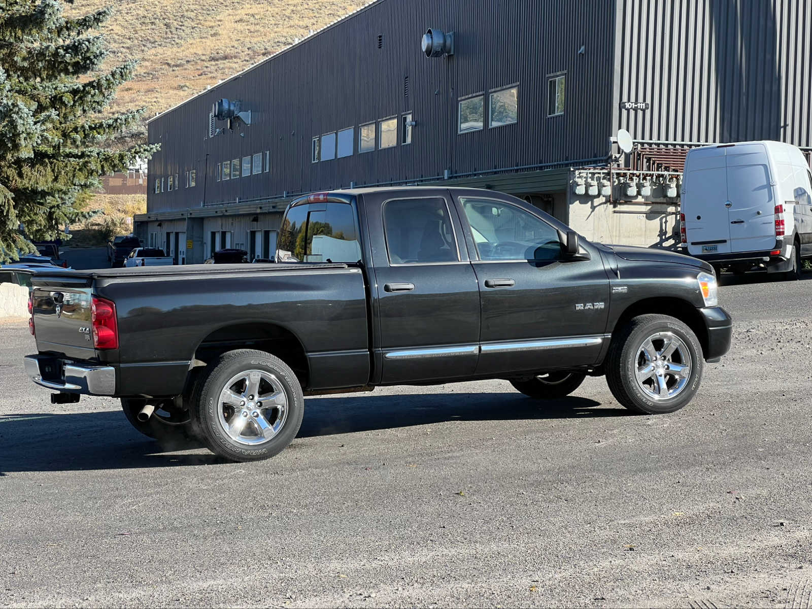 2008 Dodge Ram 1500 Laramie 4WD Quad Cab 140.5 12