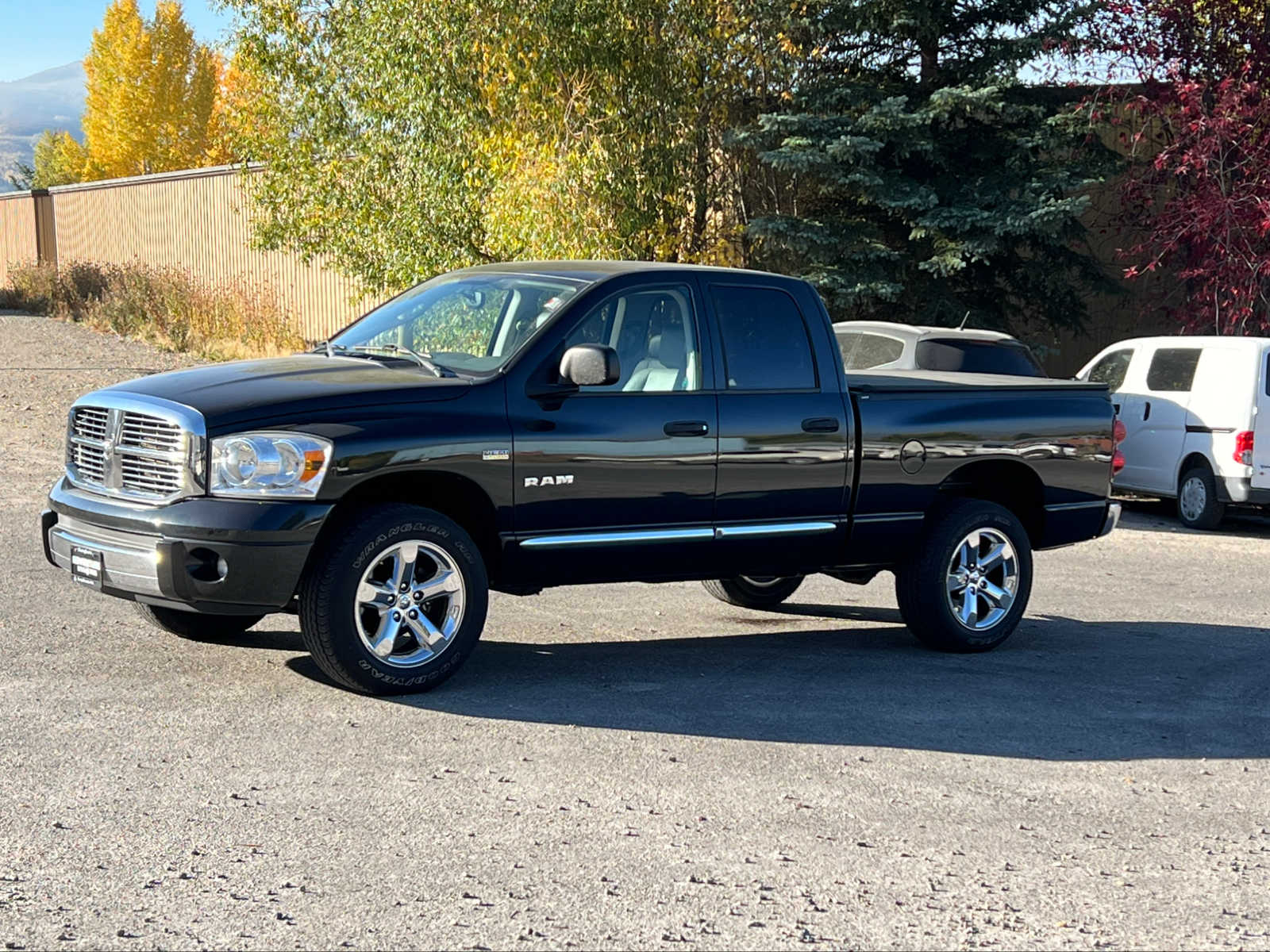 2008 Dodge Ram 1500 Laramie 4WD Quad Cab 140.5 21