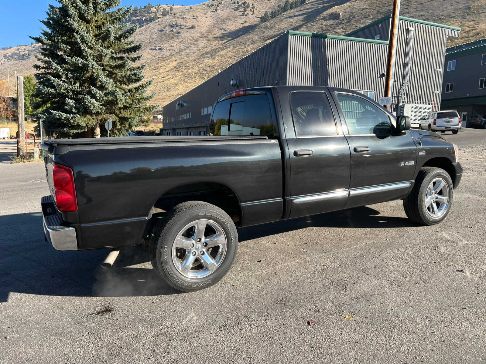 2008 Dodge Ram 1500 Laramie 4WD Quad Cab 140.5 28