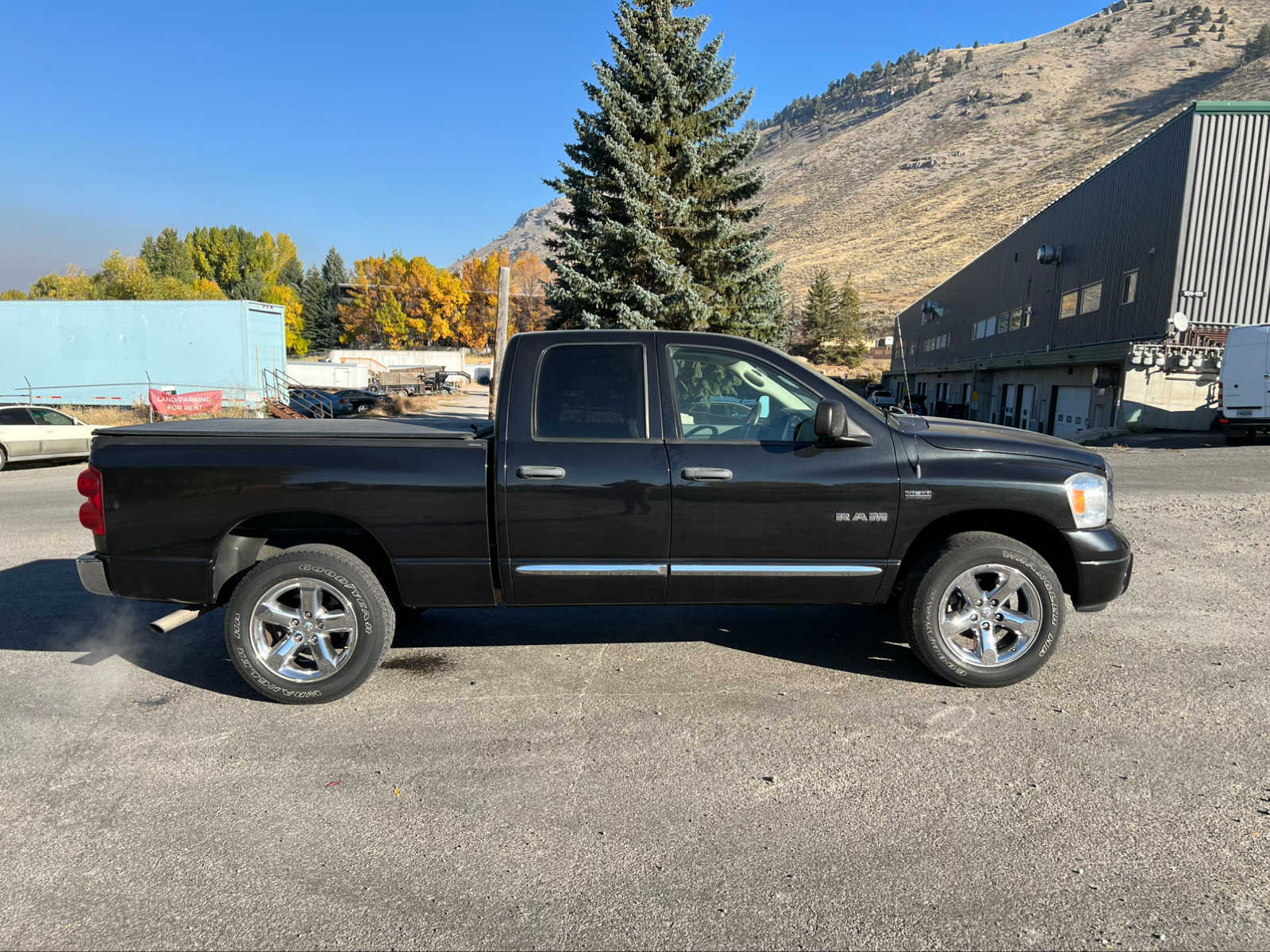 2008 Dodge Ram 1500 Laramie 4WD Quad Cab 140.5 27