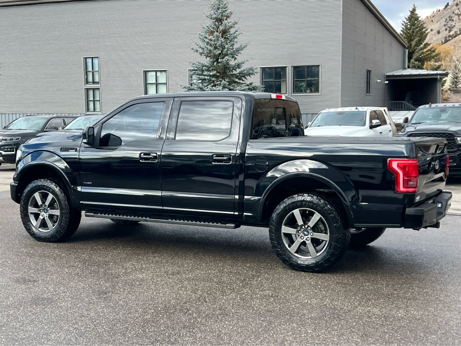 2016 Ford F-150 Lariat 4WD SuperCrew 145 16