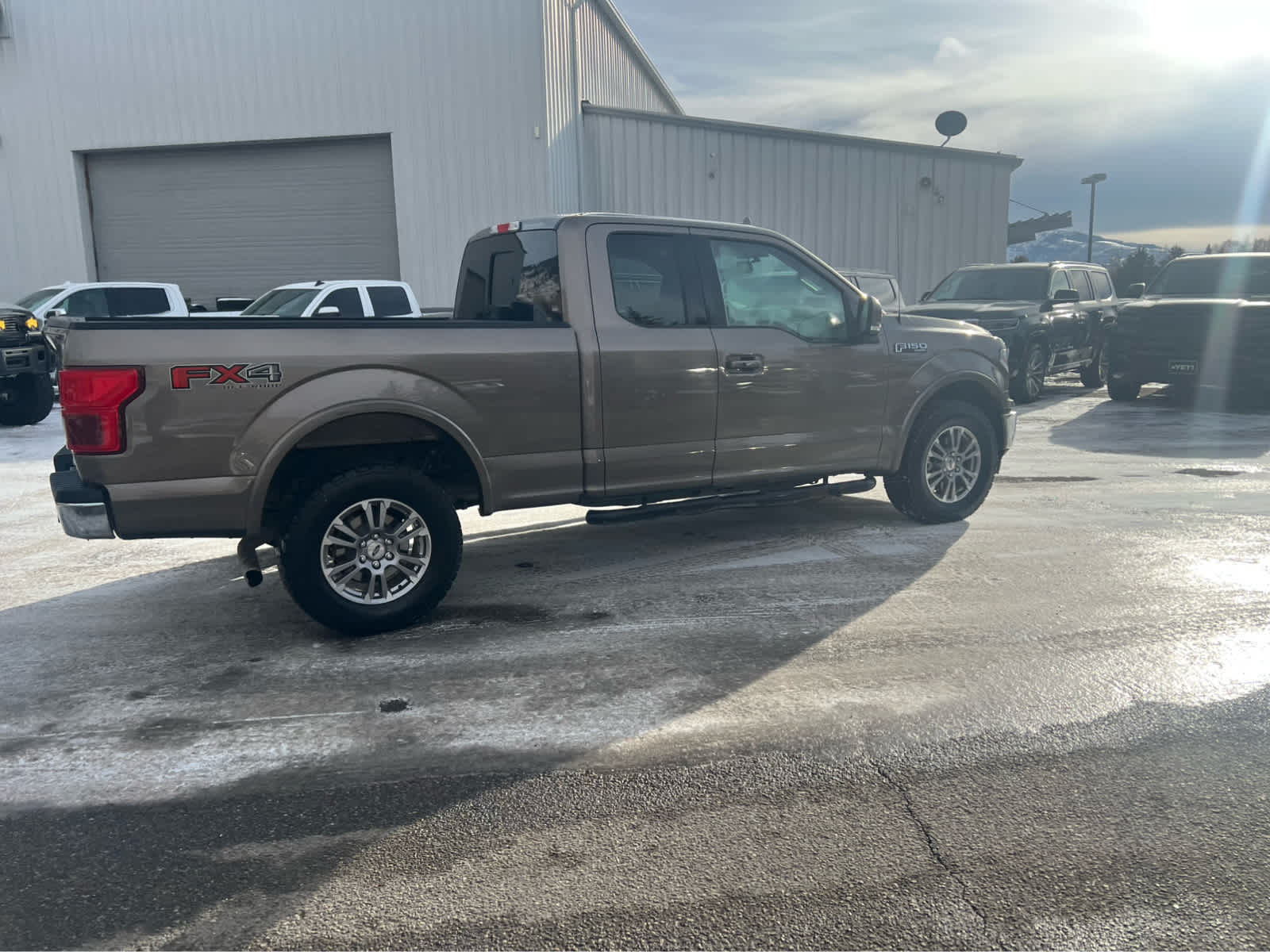 2018 Ford F-150 LARIAT 4WD SuperCab 6.5 Box 11