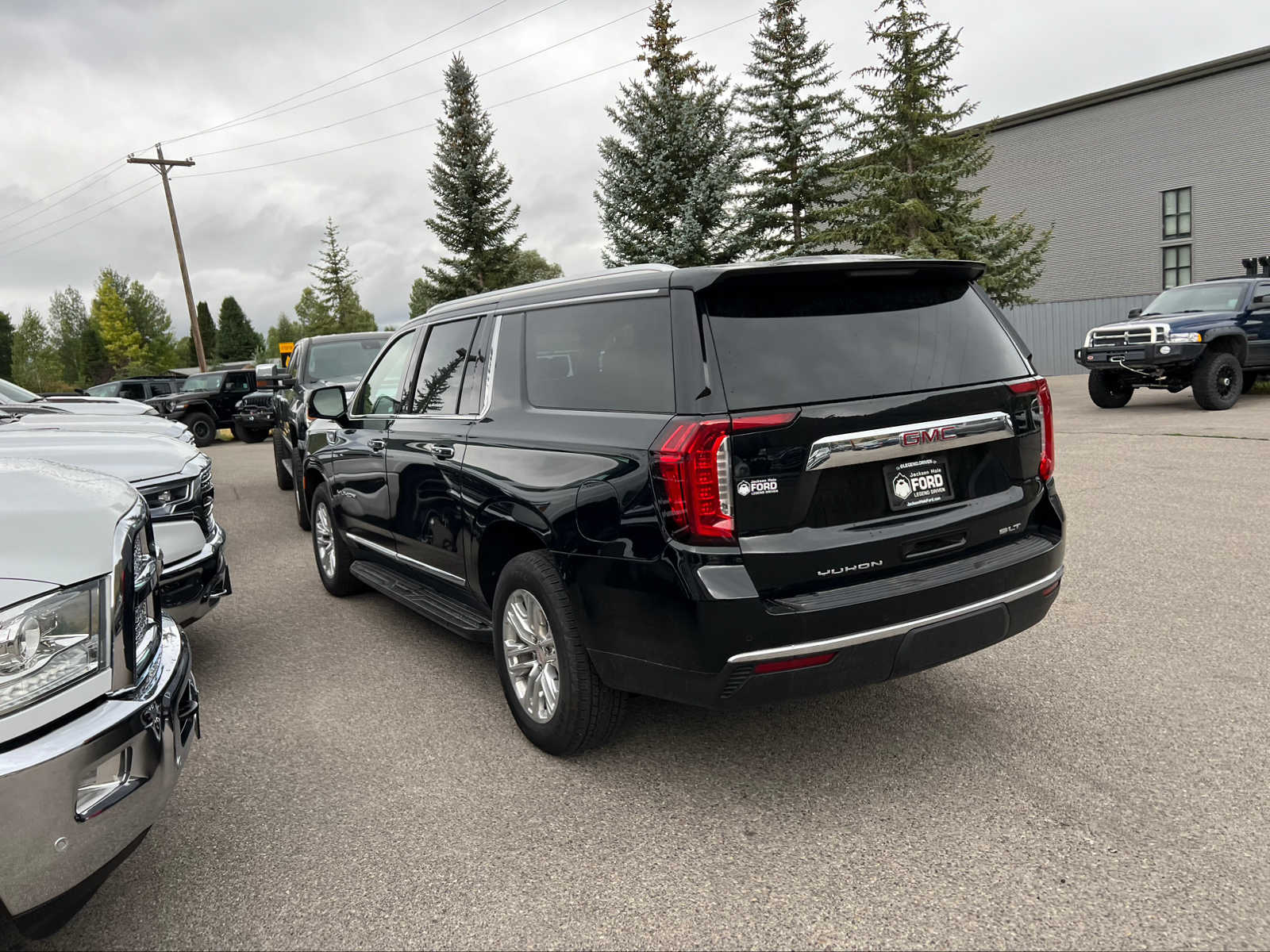 2023 GMC Yukon XL SLT 8