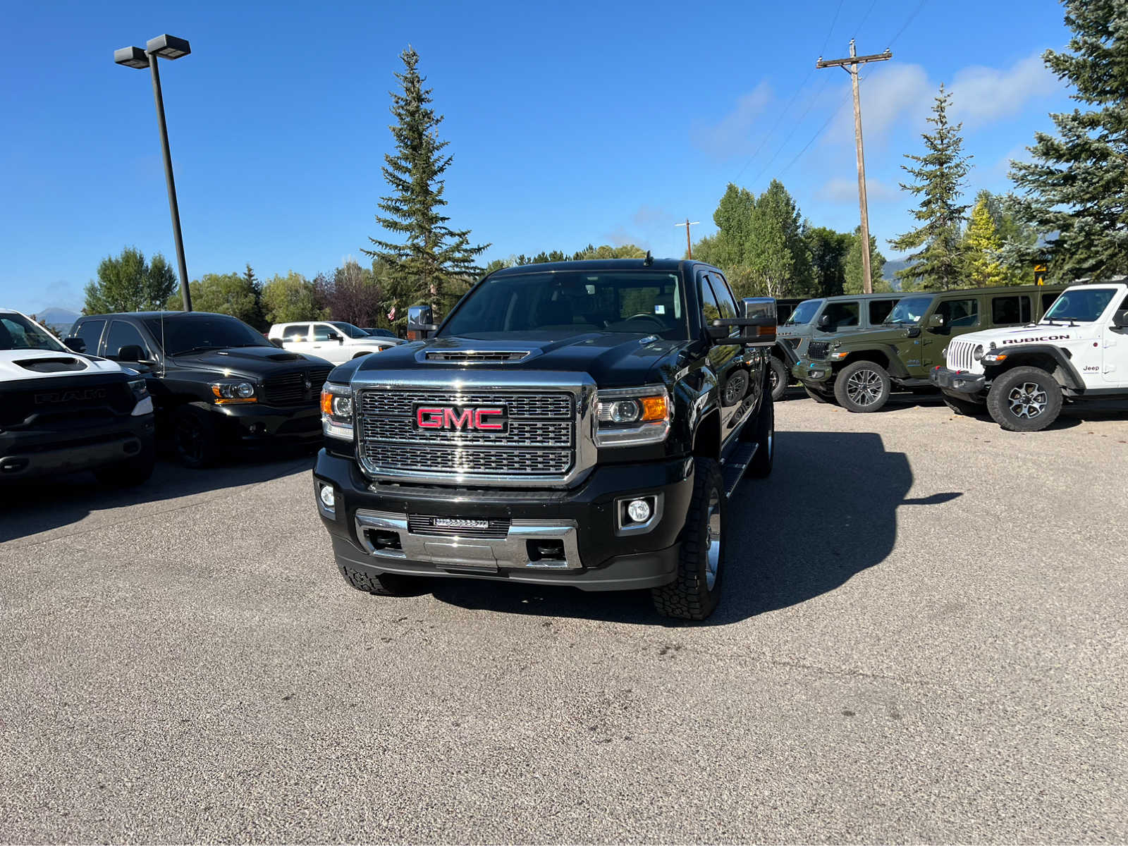 2018 GMC Sierra 2500HD Denali 4WD Crew Cab 153.7 3