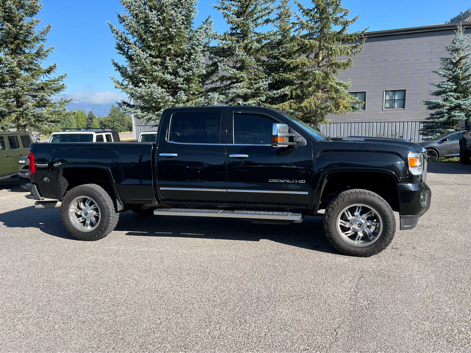 2018 GMC Sierra 2500HD Denali 4WD Crew Cab 153.7 8