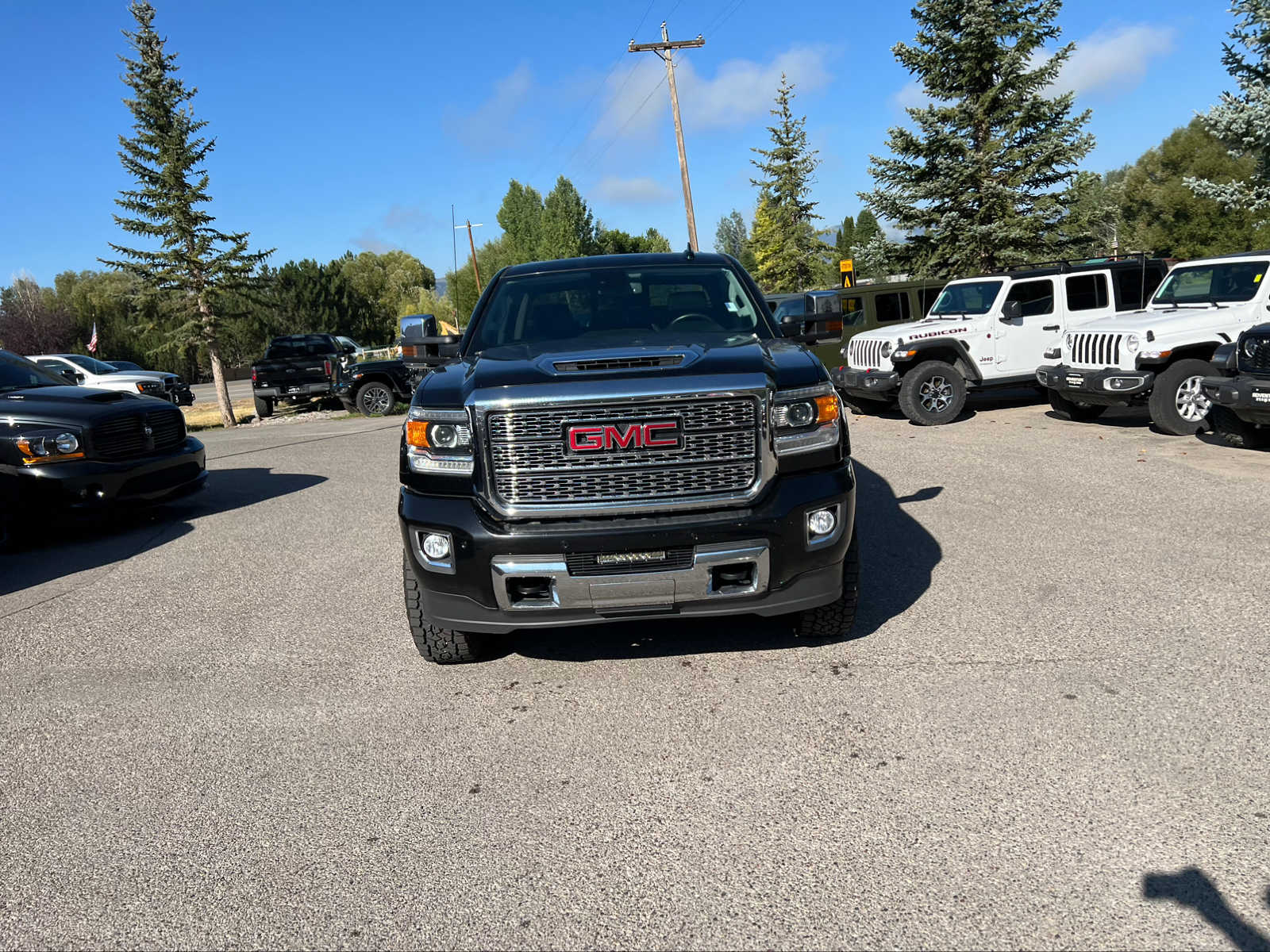 2018 GMC Sierra 2500HD Denali 4WD Crew Cab 153.7 4