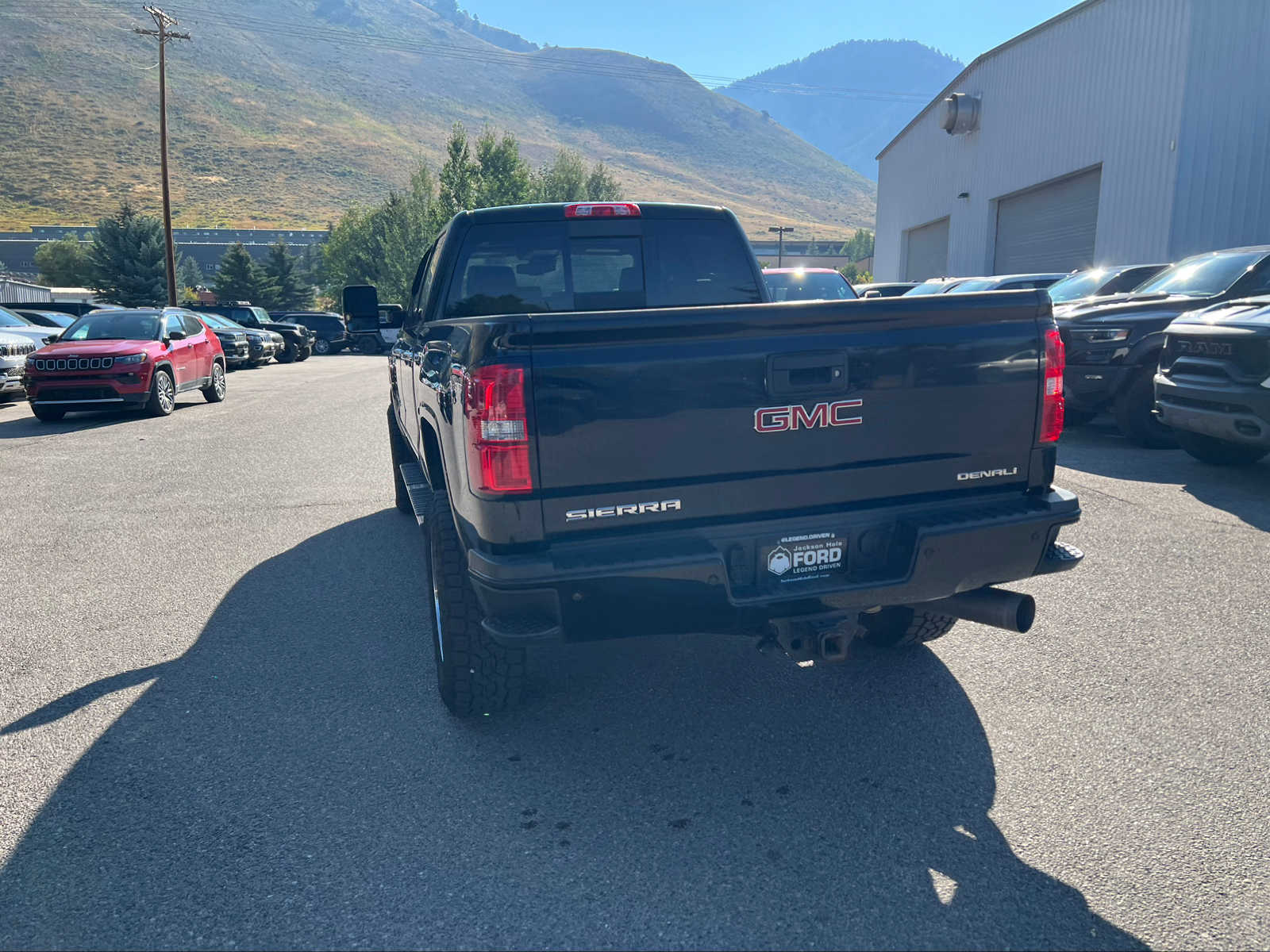 2018 GMC Sierra 2500HD Denali 4WD Crew Cab 153.7 12