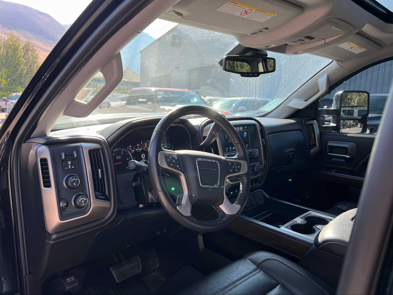 2018 GMC Sierra 2500HD Denali 4WD Crew Cab 153.7 18