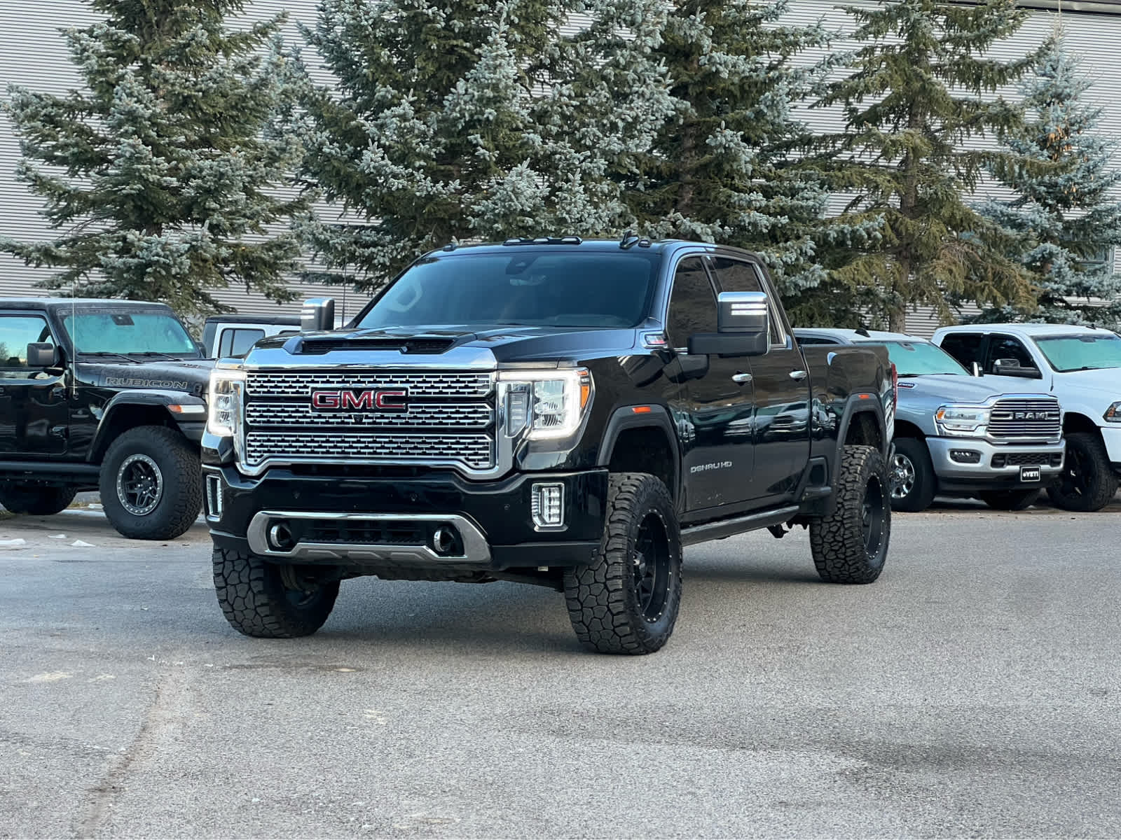 2022 GMC Sierra 2500HD Denali 4WD Crew Cab 159 3