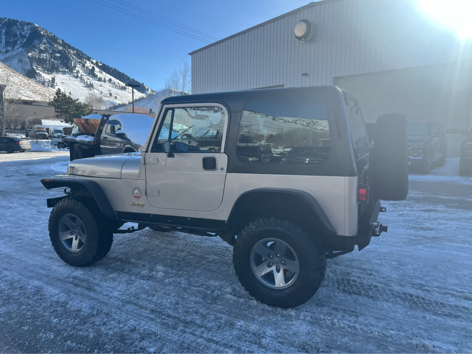 1993 Jeep Wrangler Sahara 2dr 11