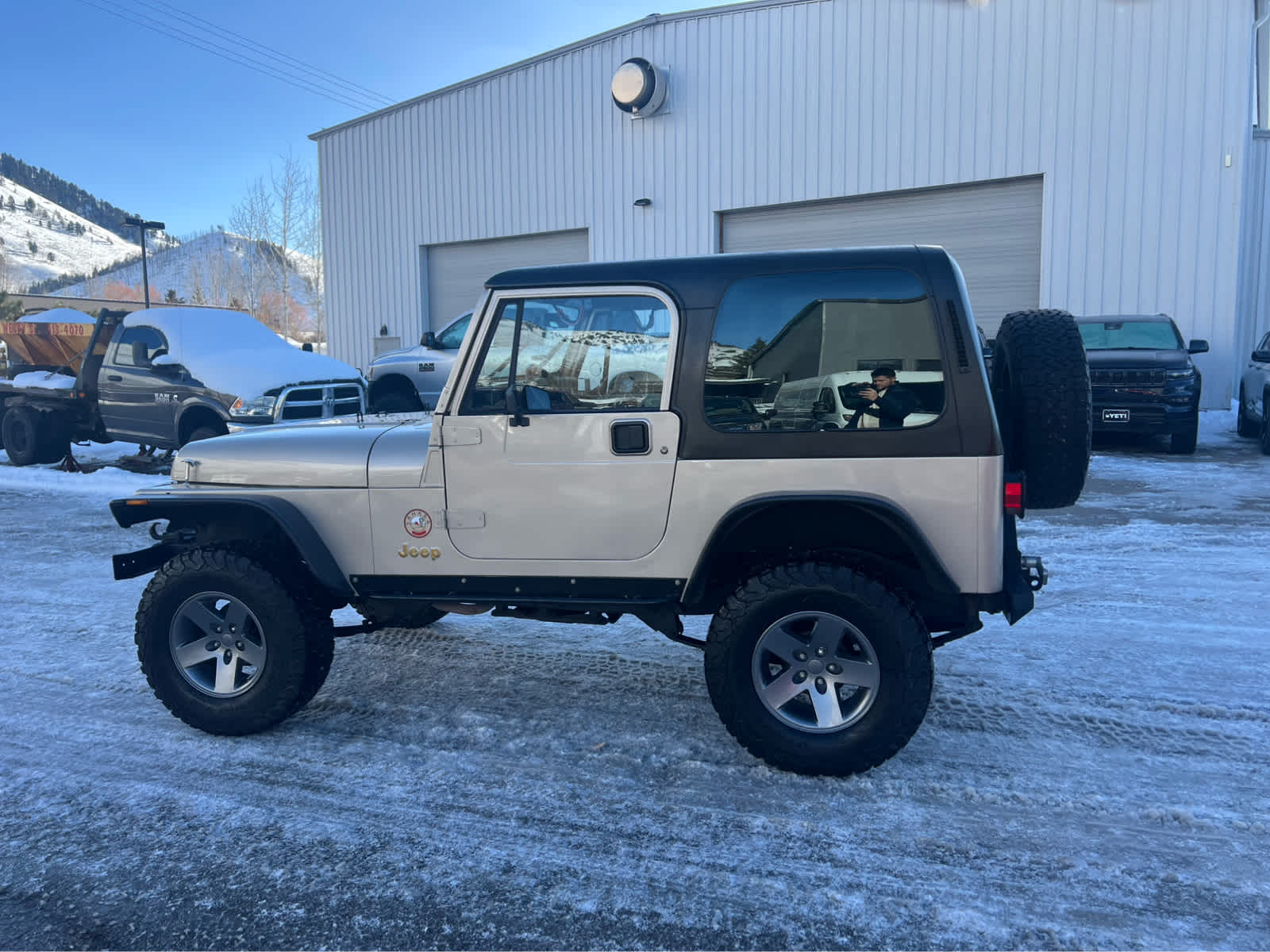 1993 Jeep Wrangler Sahara 2dr 12