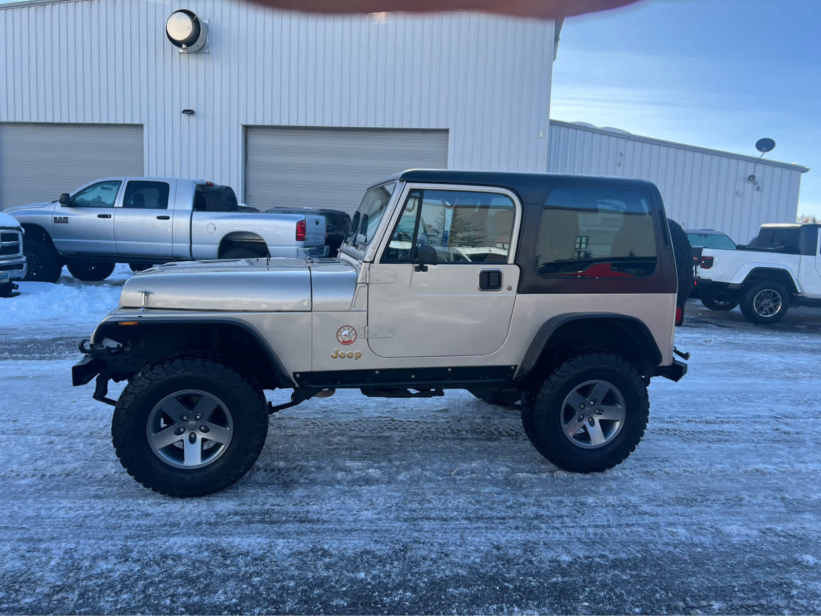 1993 Jeep Wrangler Sahara 2dr 13