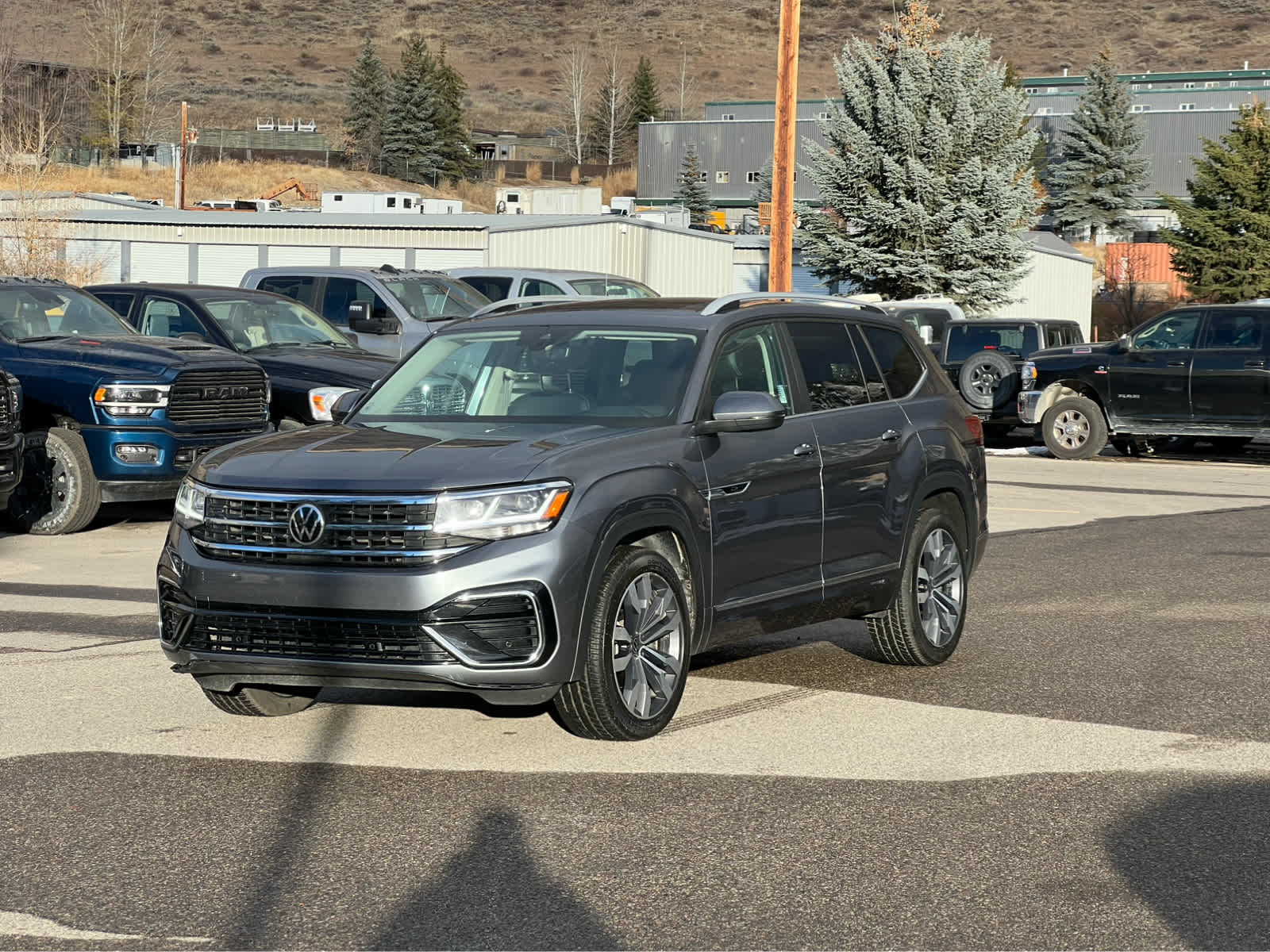 2021 Volkswagen Atlas 3.6L V6 SEL R-Line 2