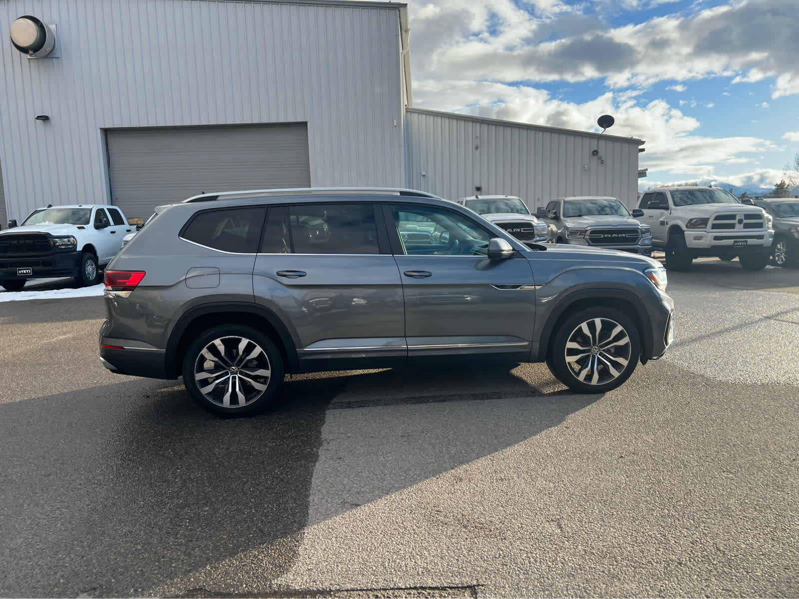 2021 Volkswagen Atlas 3.6L V6 SEL R-Line 8