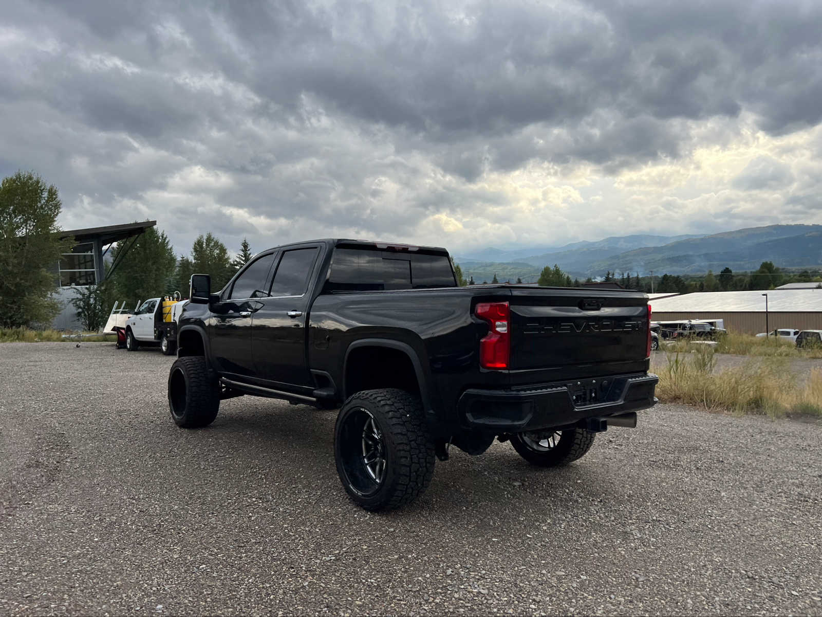 2023 Chevrolet Silverado 3500HD High Country 4WD Crew Cab 159 28