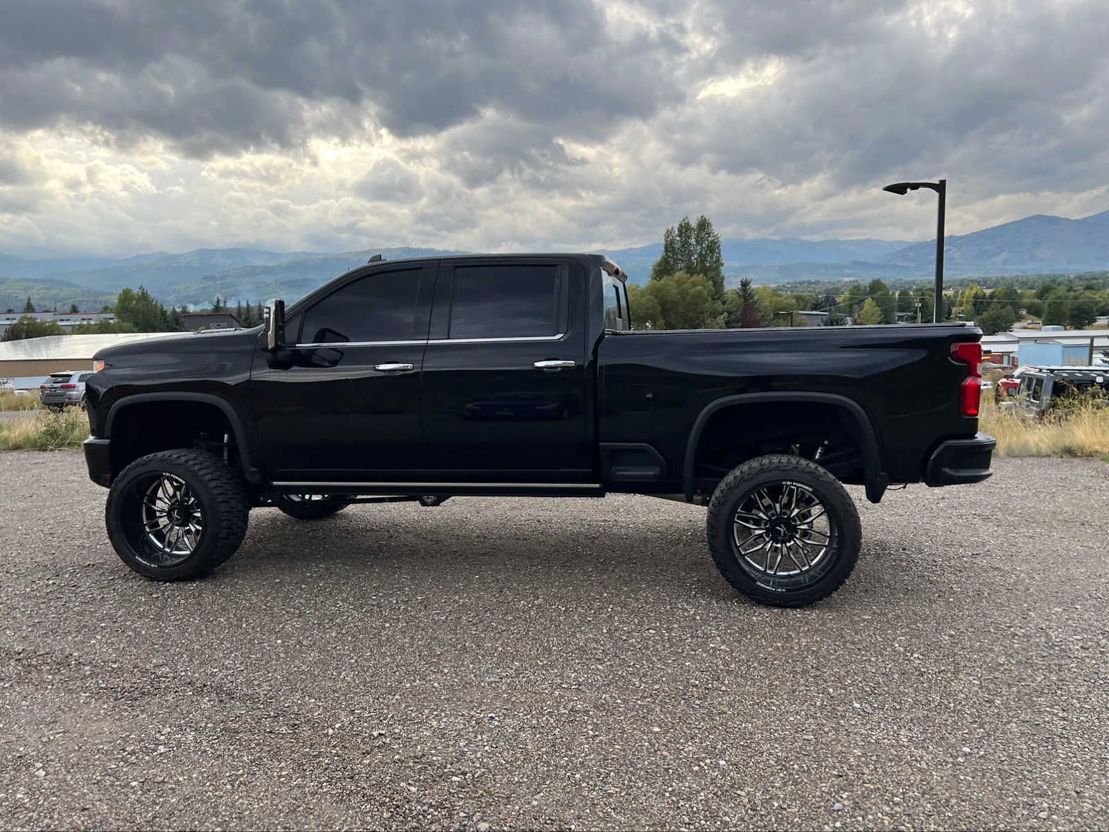 2023 Chevrolet Silverado 3500HD High Country 4WD Crew Cab 159 30