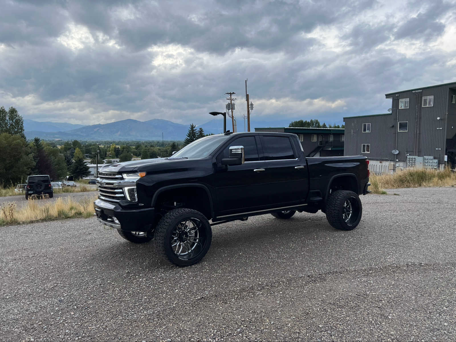 2023 Chevrolet Silverado 3500HD High Country 4WD Crew Cab 159 16