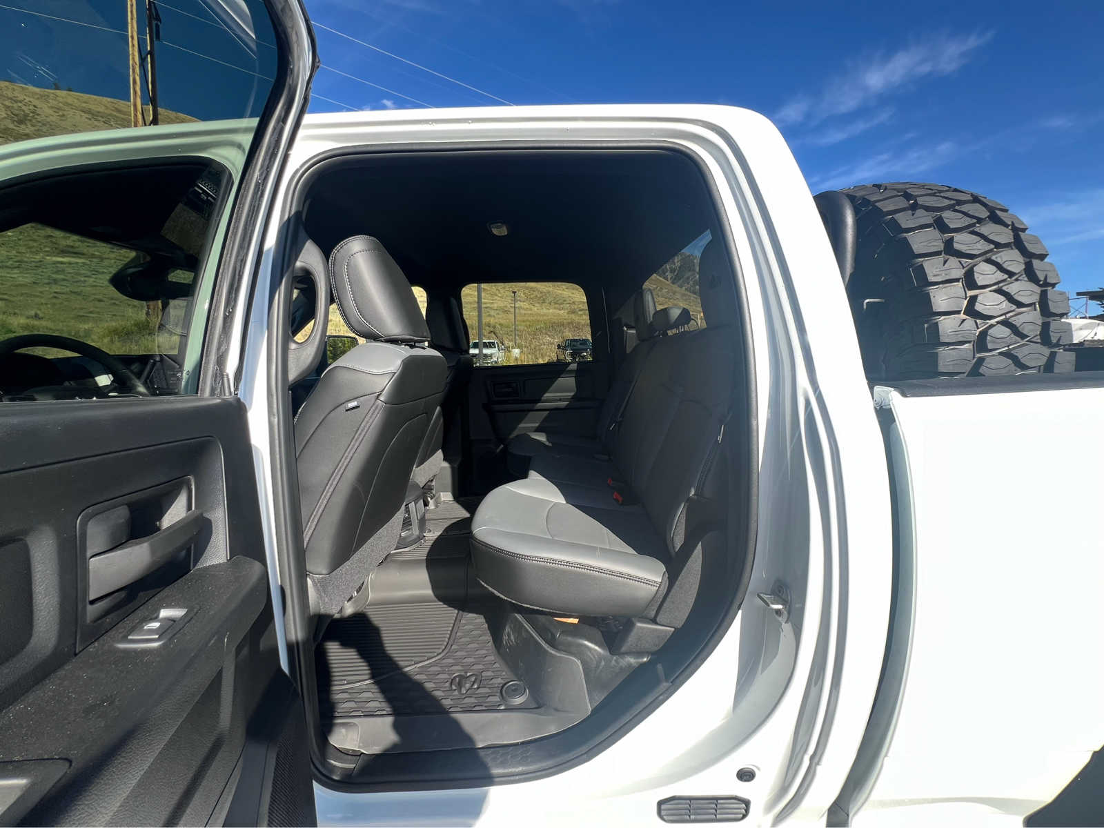 2024 Ram 3500 Tradesman 4x4 Crew Cab 64 Box 52