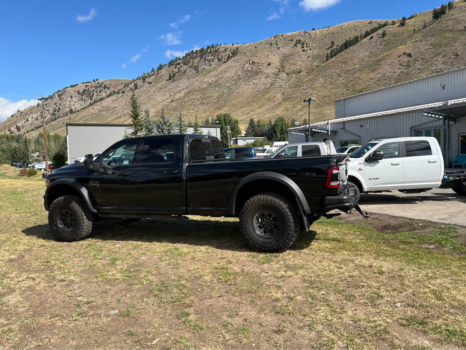 2024 Ram 3500 Limited 4x4 Crew Cab 8 Box 17