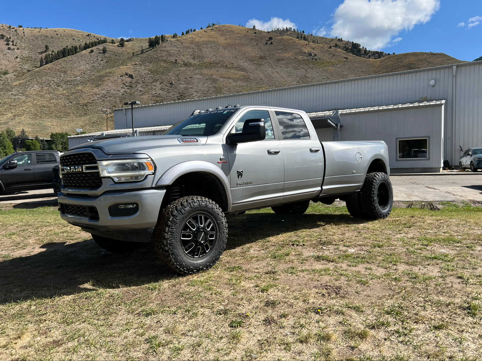 2023 Ram 3500 Big Horn 4x4 Crew Cab 8 Box 13