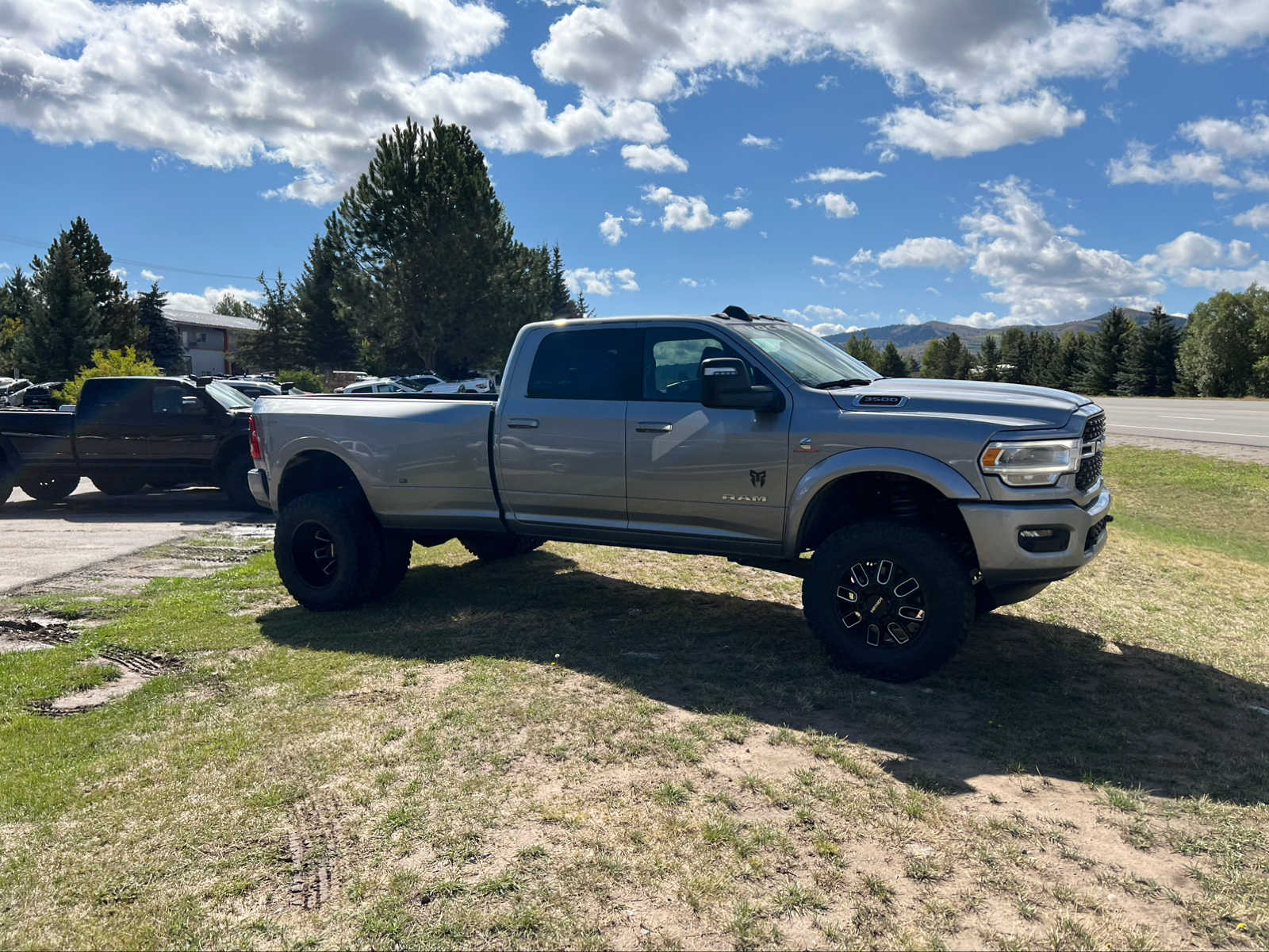 2023 Ram 3500 Big Horn 4x4 Crew Cab 8 Box 28