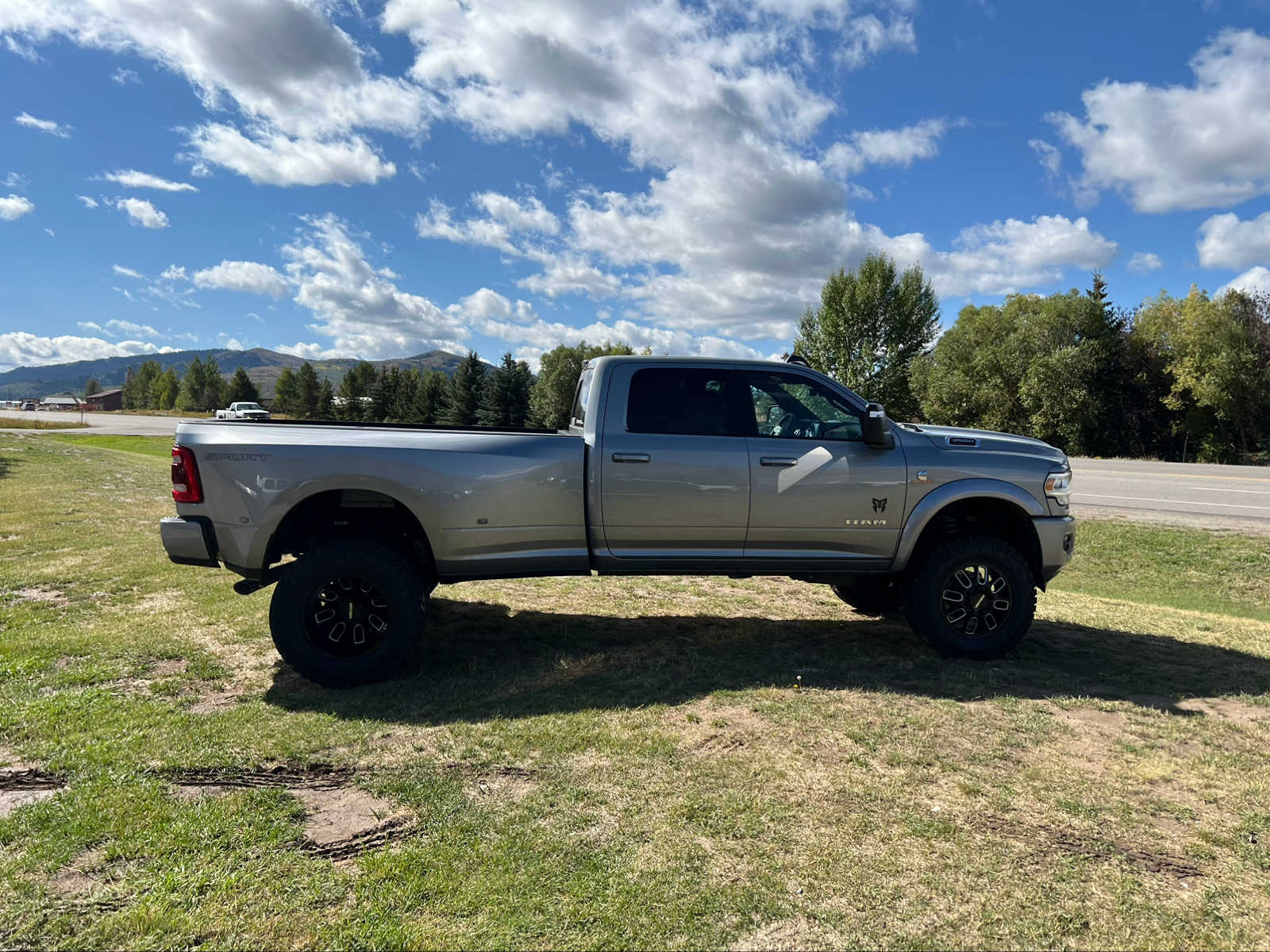 2023 Ram 3500 Big Horn 4x4 Crew Cab 8 Box 30