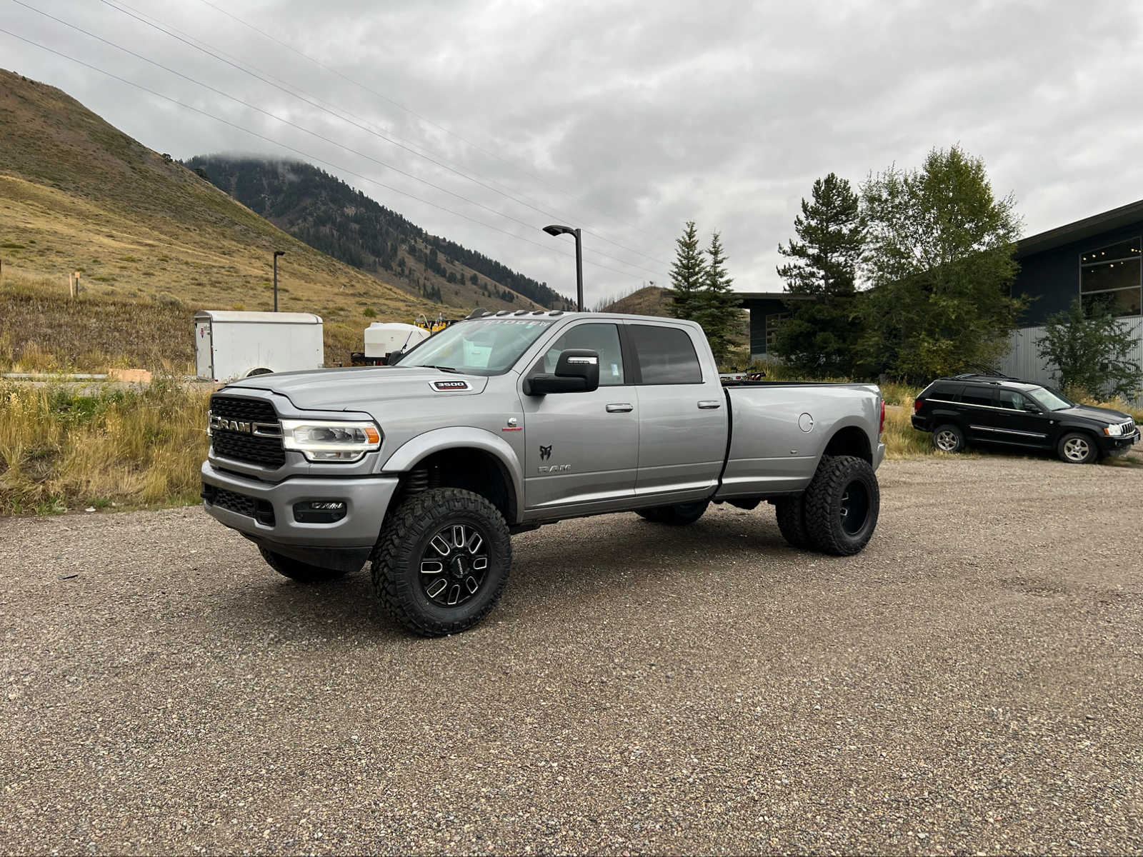 2023 Ram 3500 Big Horn 4x4 Crew Cab 8 Box 2