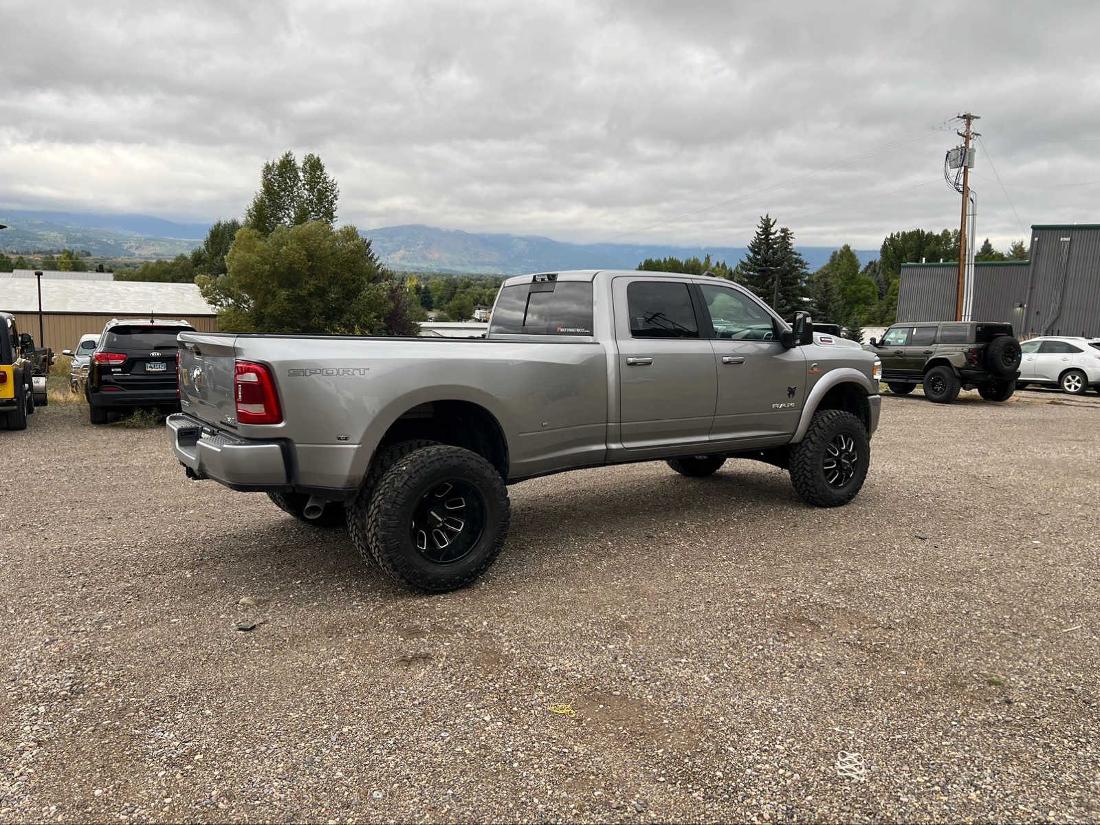 2023 Ram 3500 Big Horn 4x4 Crew Cab 8 Box 10