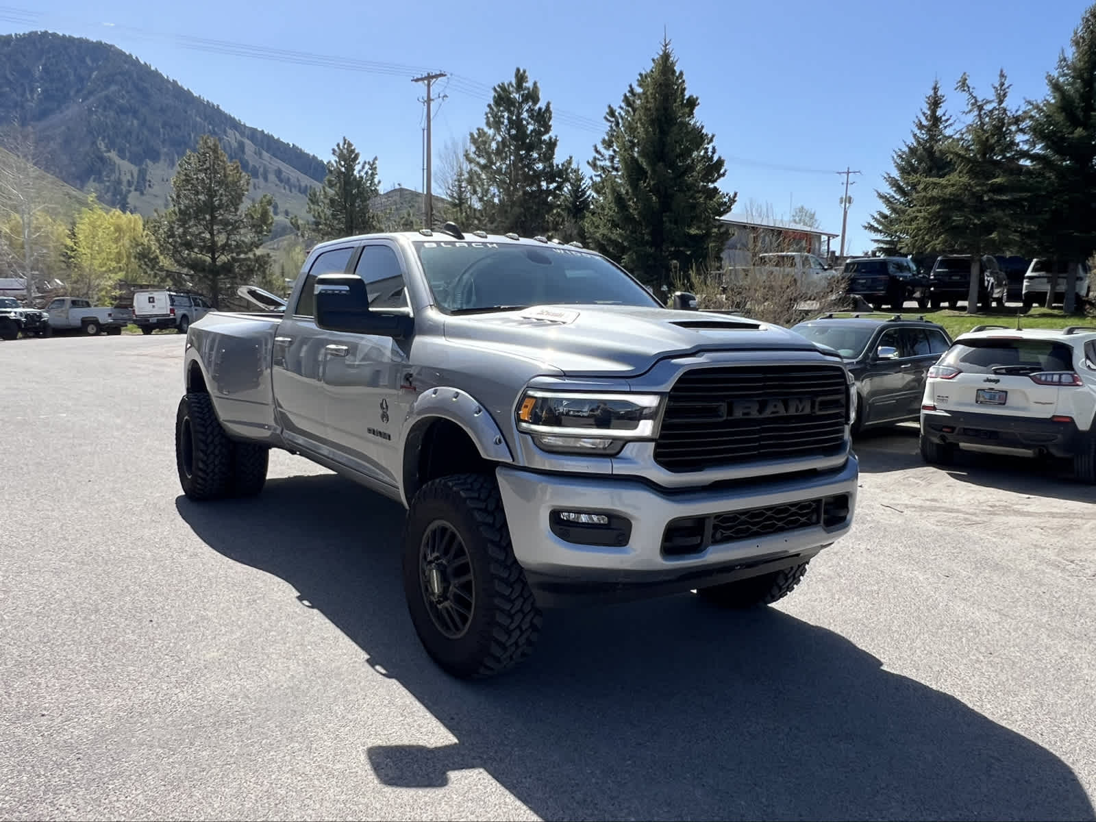 2023 Ram 3500 Laramie 4x4 Crew Cab 8 Box 4