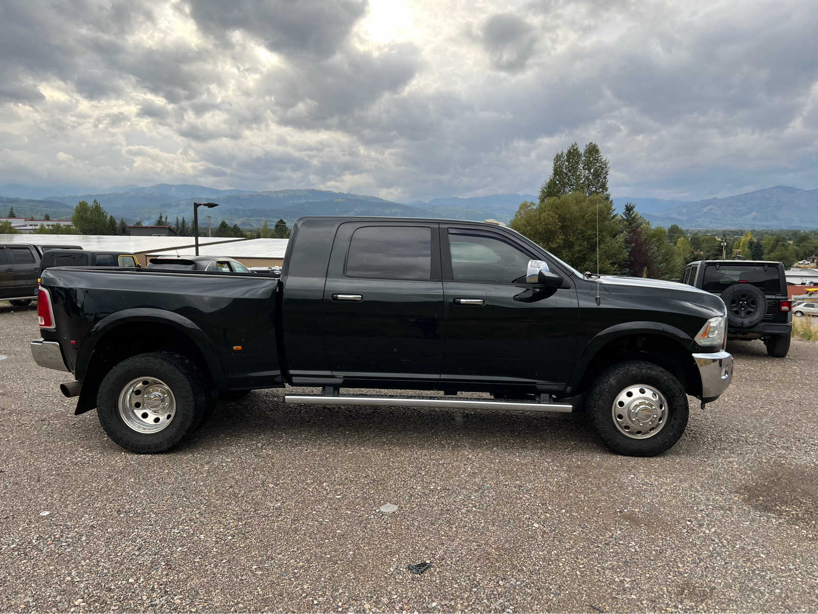 2015 Ram 3500 Laramie 4WD Mega Cab 160.5 21