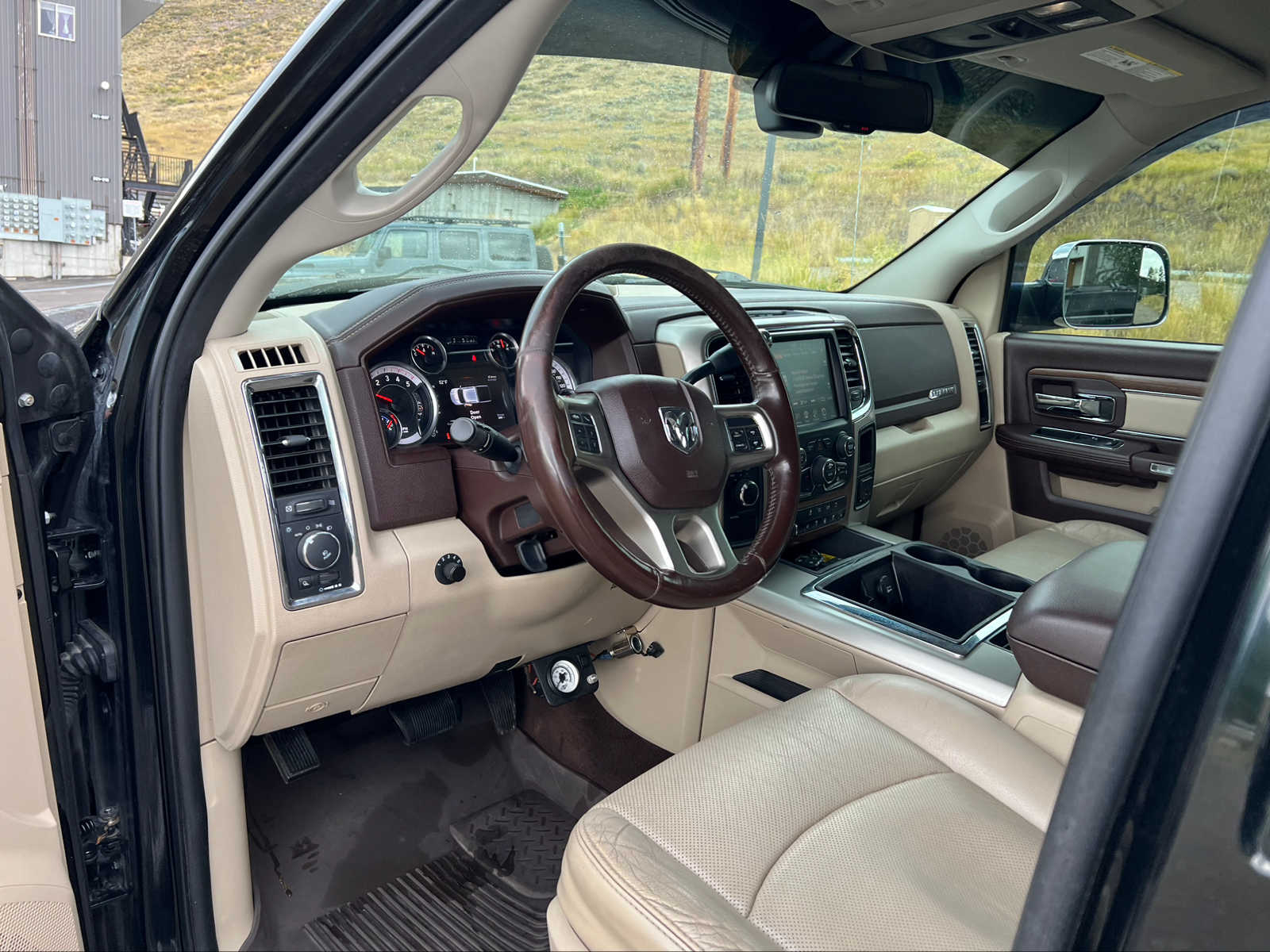 2015 Ram 3500 Laramie 4WD Mega Cab 160.5 29