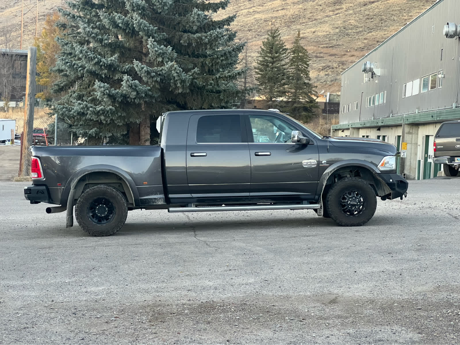 2018 Ram 3500 Laramie Longhorn 4x4 Mega Cab 64 Box 8