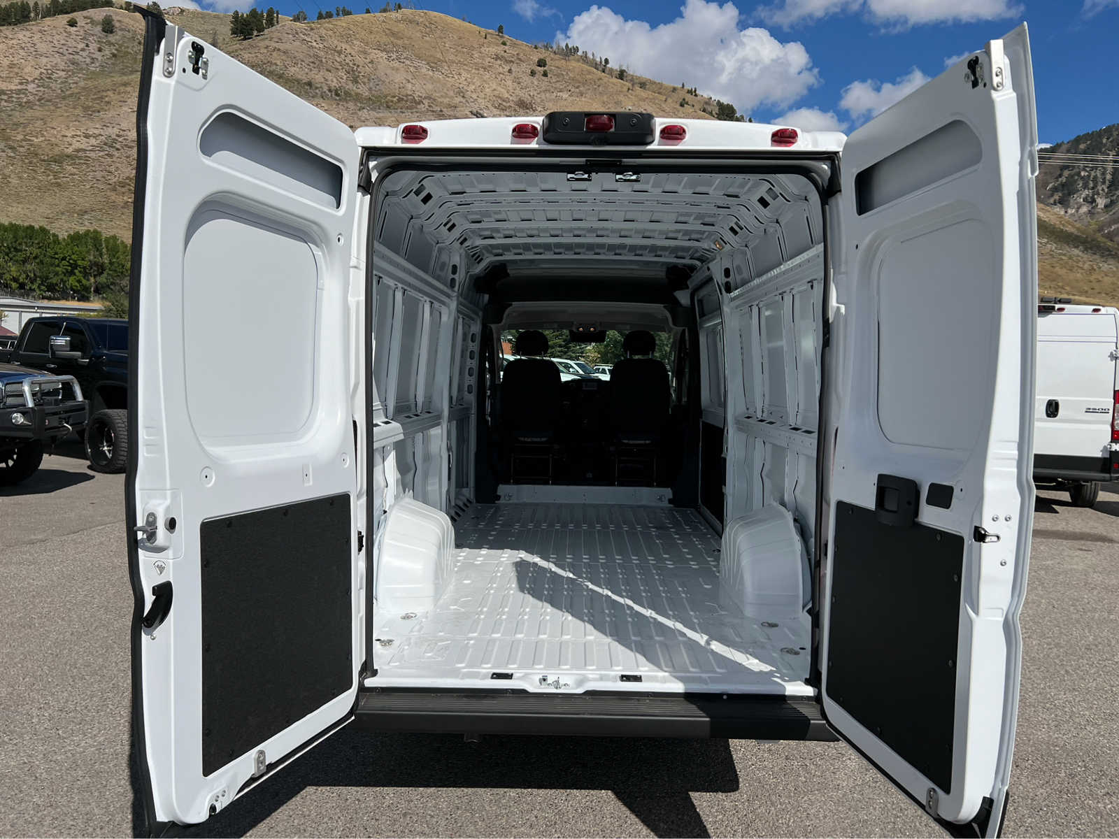 2025 Ram ProMaster SLT+ 18