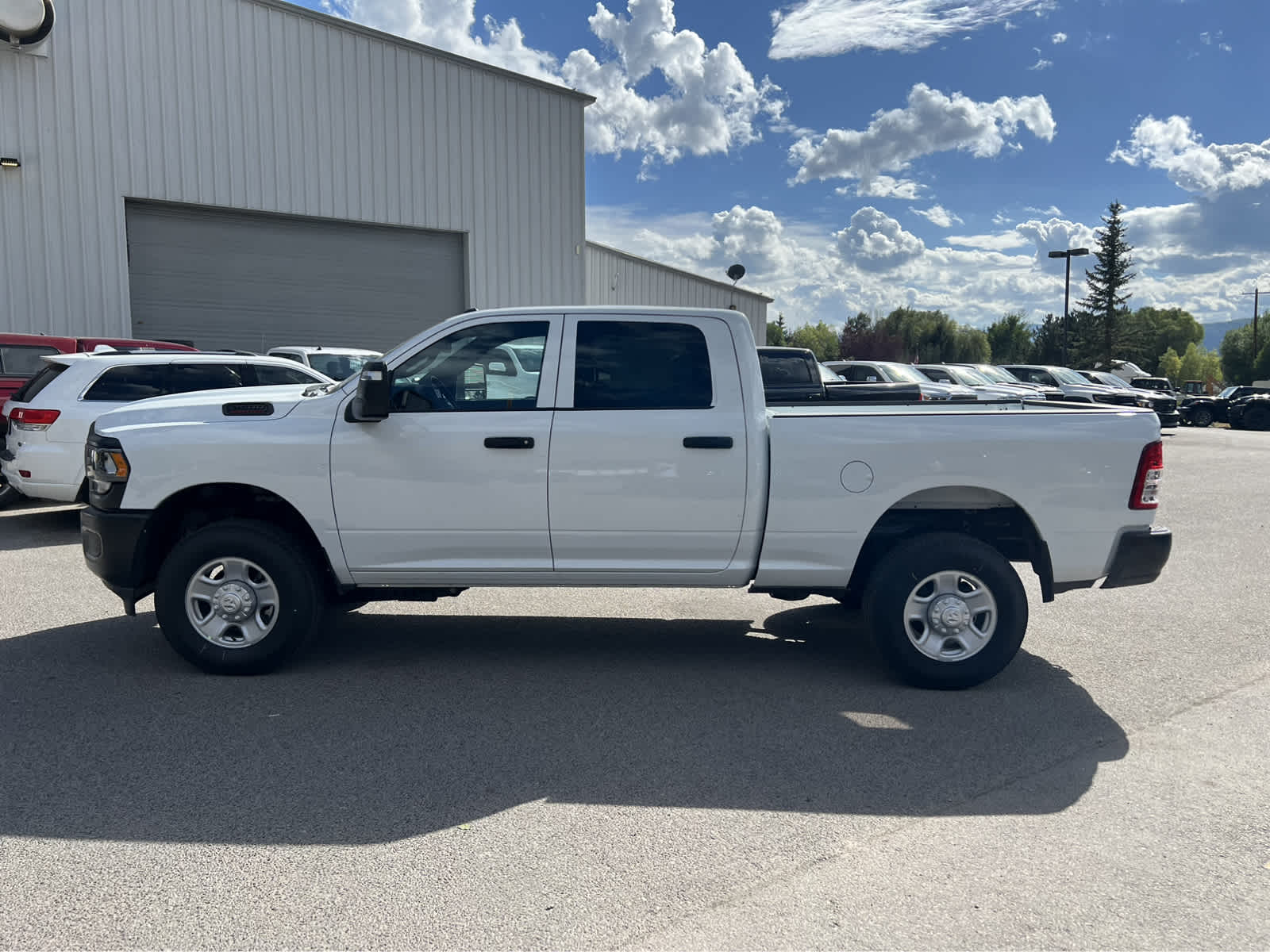 2024 Ram 2500 Tradesman 4x4 Crew Cab 64 Box 18