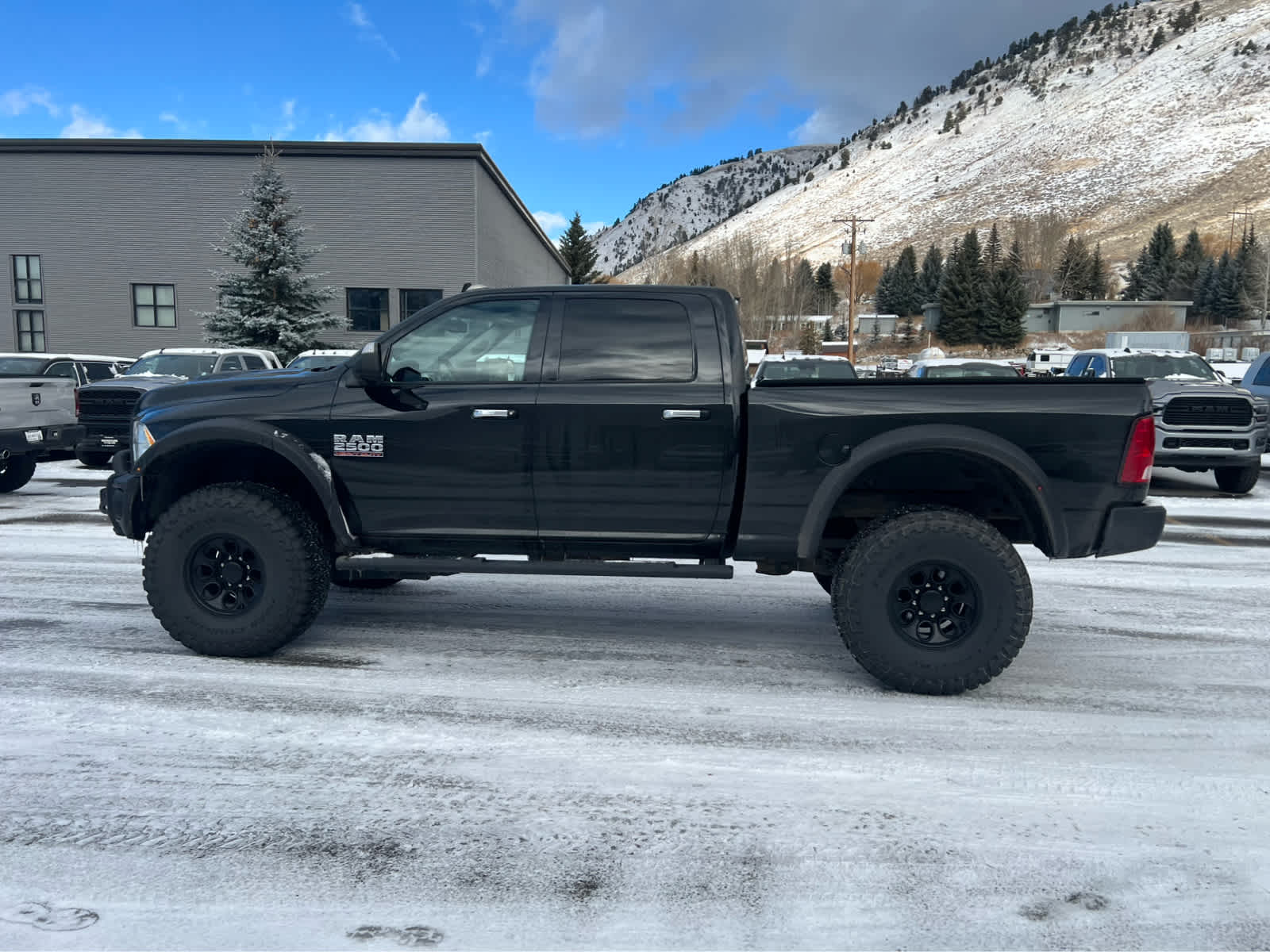 2018 Ram 2500 Big Horn 4x4 Crew Cab 64 Box 16