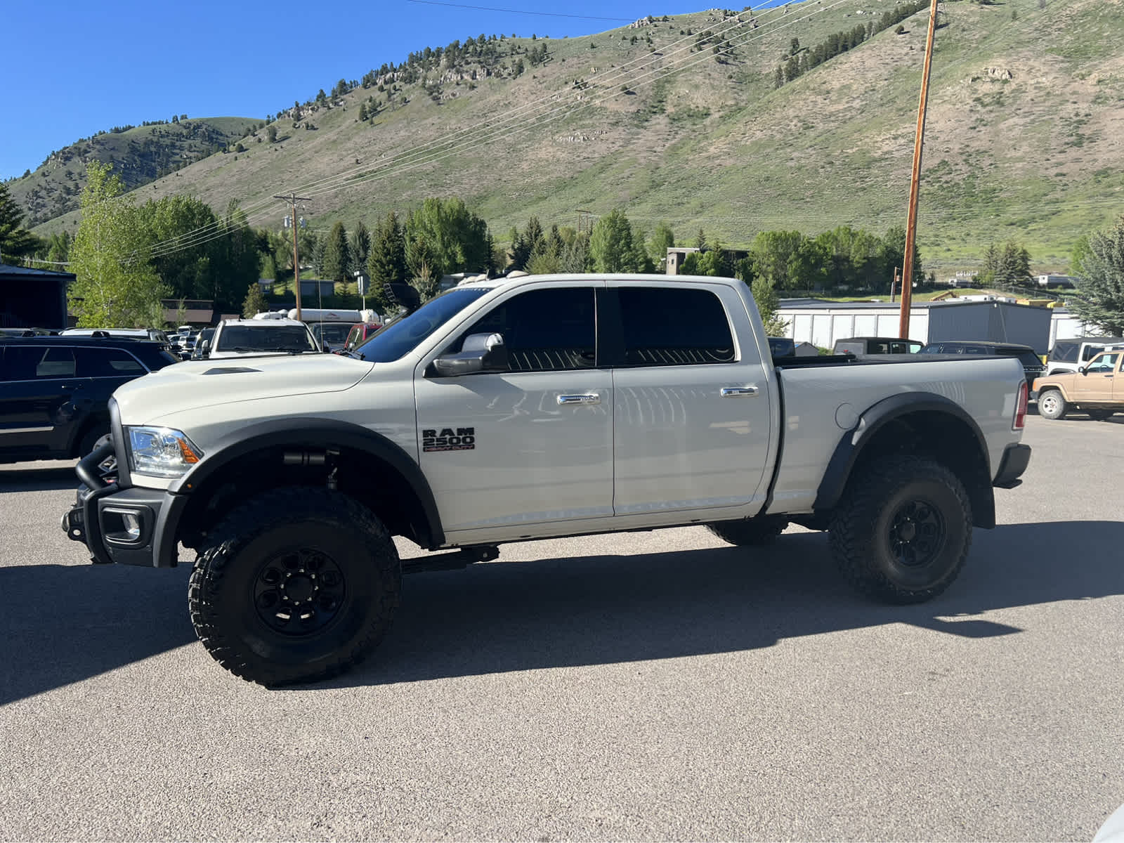 2018 Ram 2500 Laramie 4x4 Crew Cab 64 Box 19