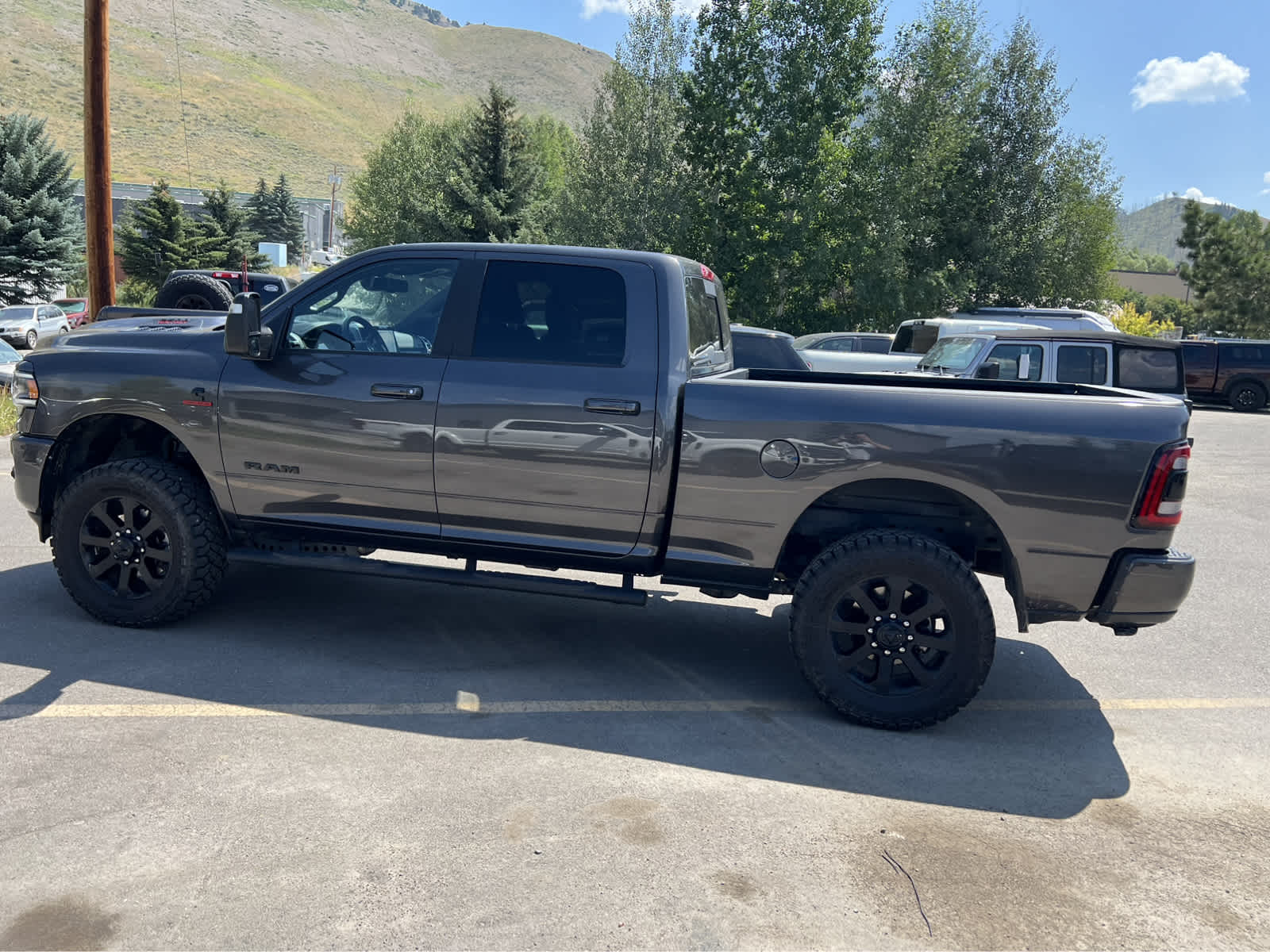 2023 Ram 2500 Laramie 4x4 Crew Cab 64 Box 17