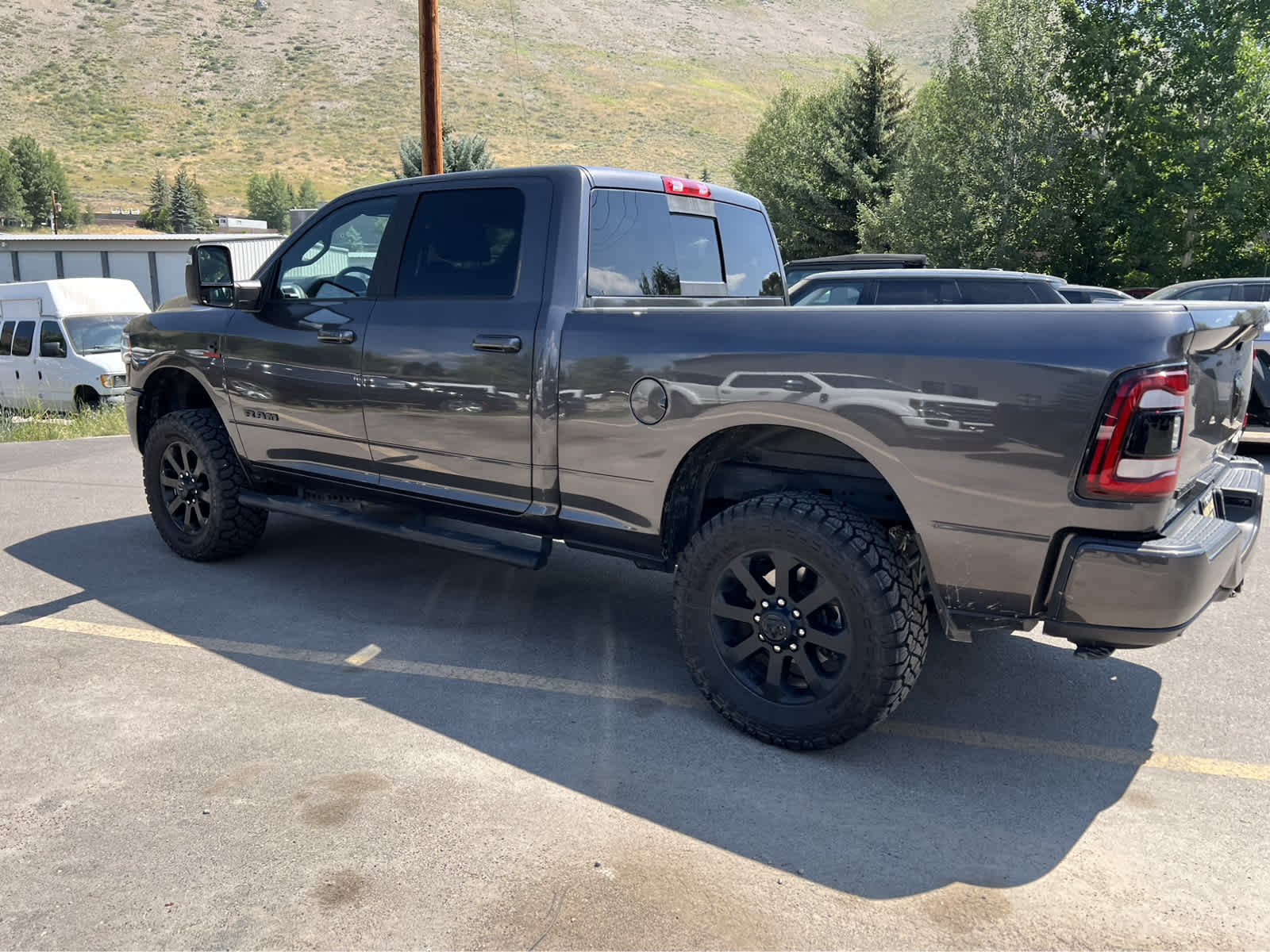 2023 Ram 2500 Laramie 4x4 Crew Cab 64 Box 16