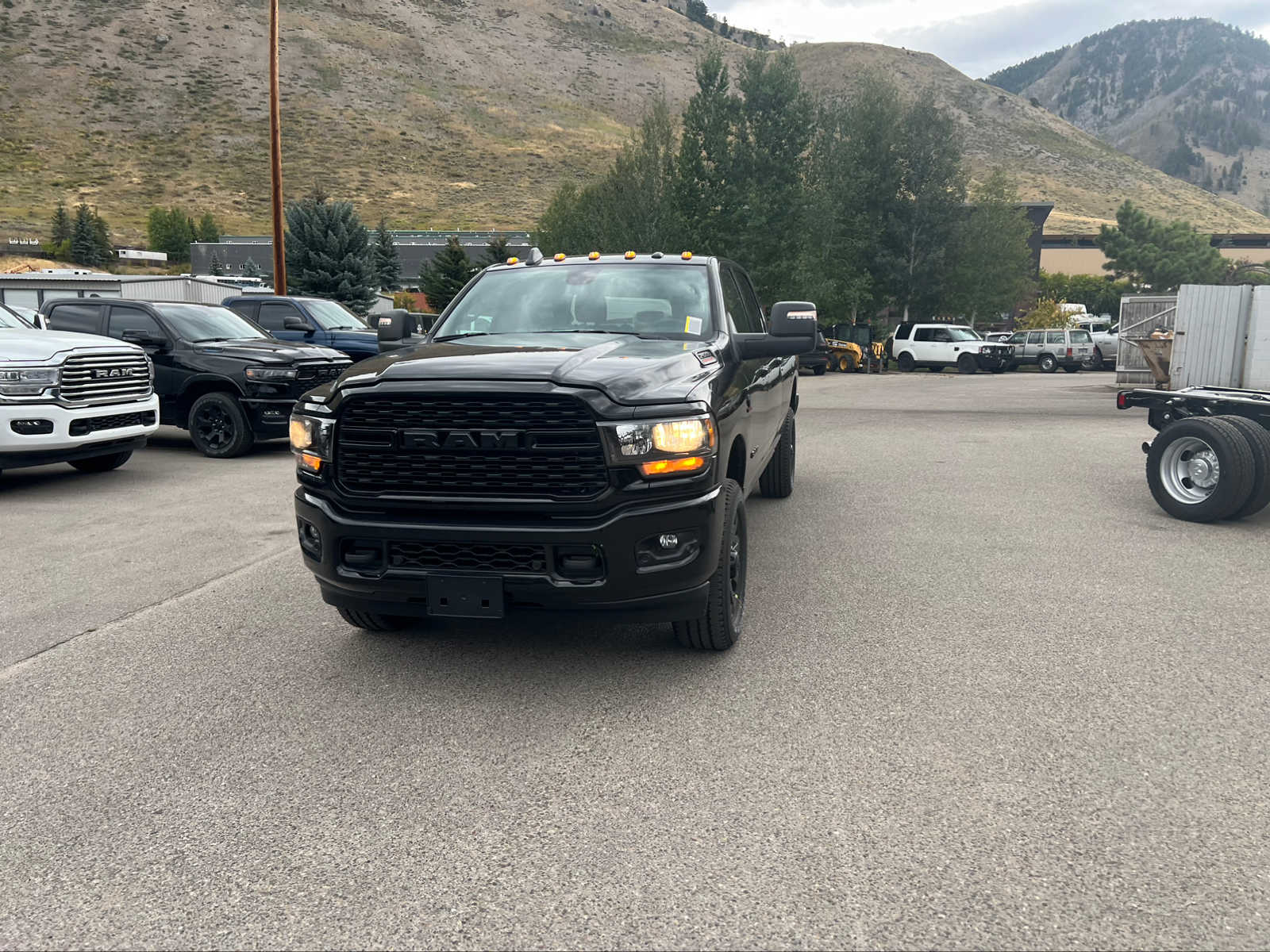 2024 Ram 2500 Big Horn 4x4 Crew Cab 8 Box 3