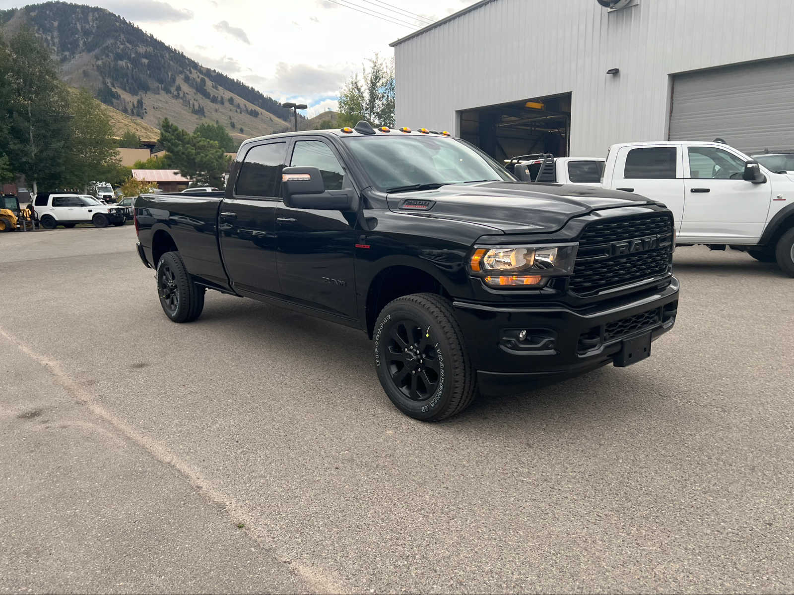 2024 Ram 2500 Big Horn 4x4 Crew Cab 8 Box 6