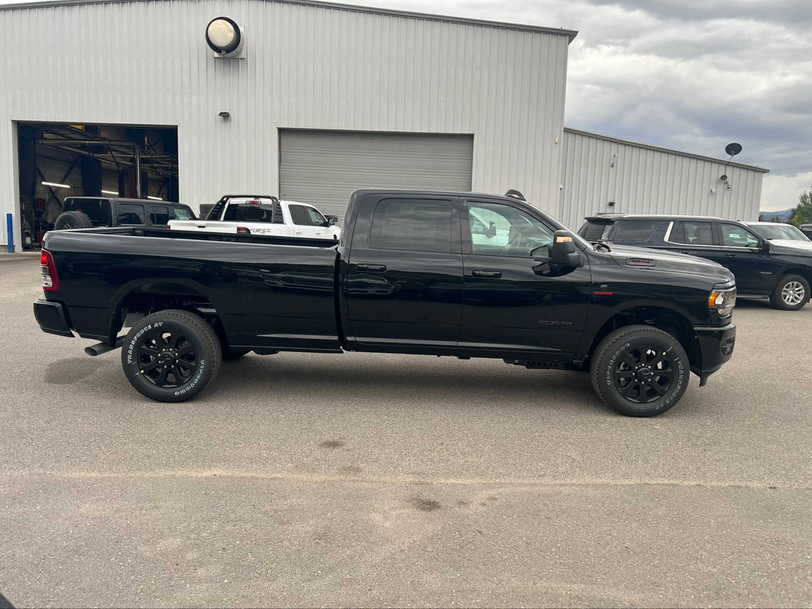 2024 Ram 2500 Big Horn 4x4 Crew Cab 8 Box 9