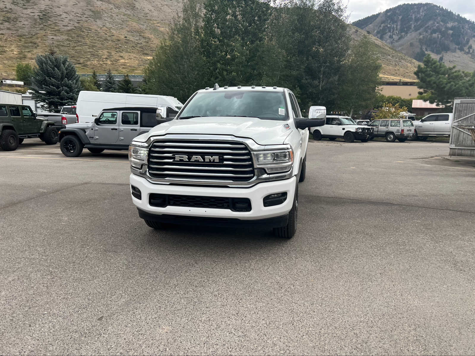 2024 Ram 2500 Longhorn 4x4 Mega Cab 64 Box 4