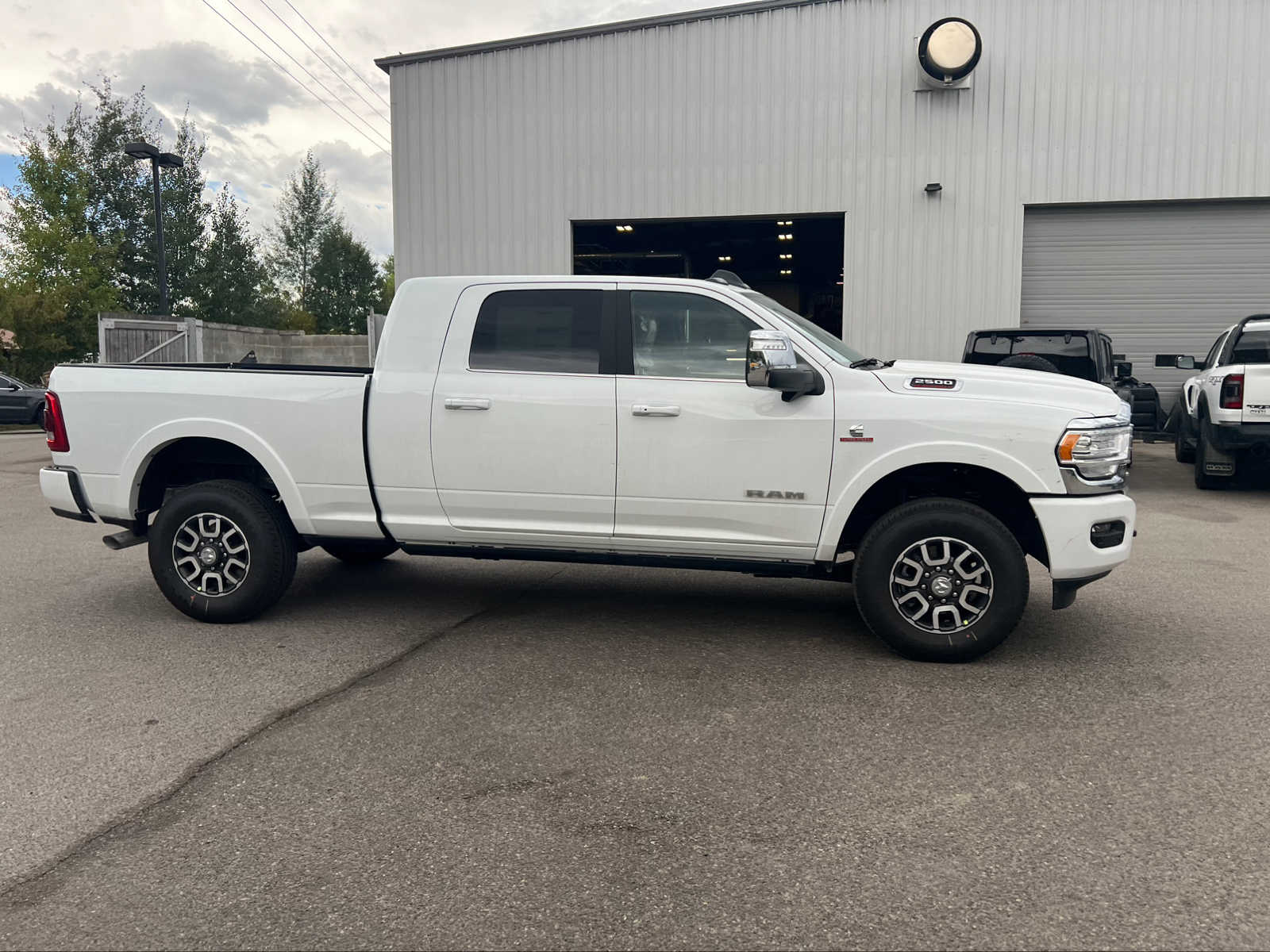 2024 Ram 2500 Longhorn 4x4 Mega Cab 64 Box 10