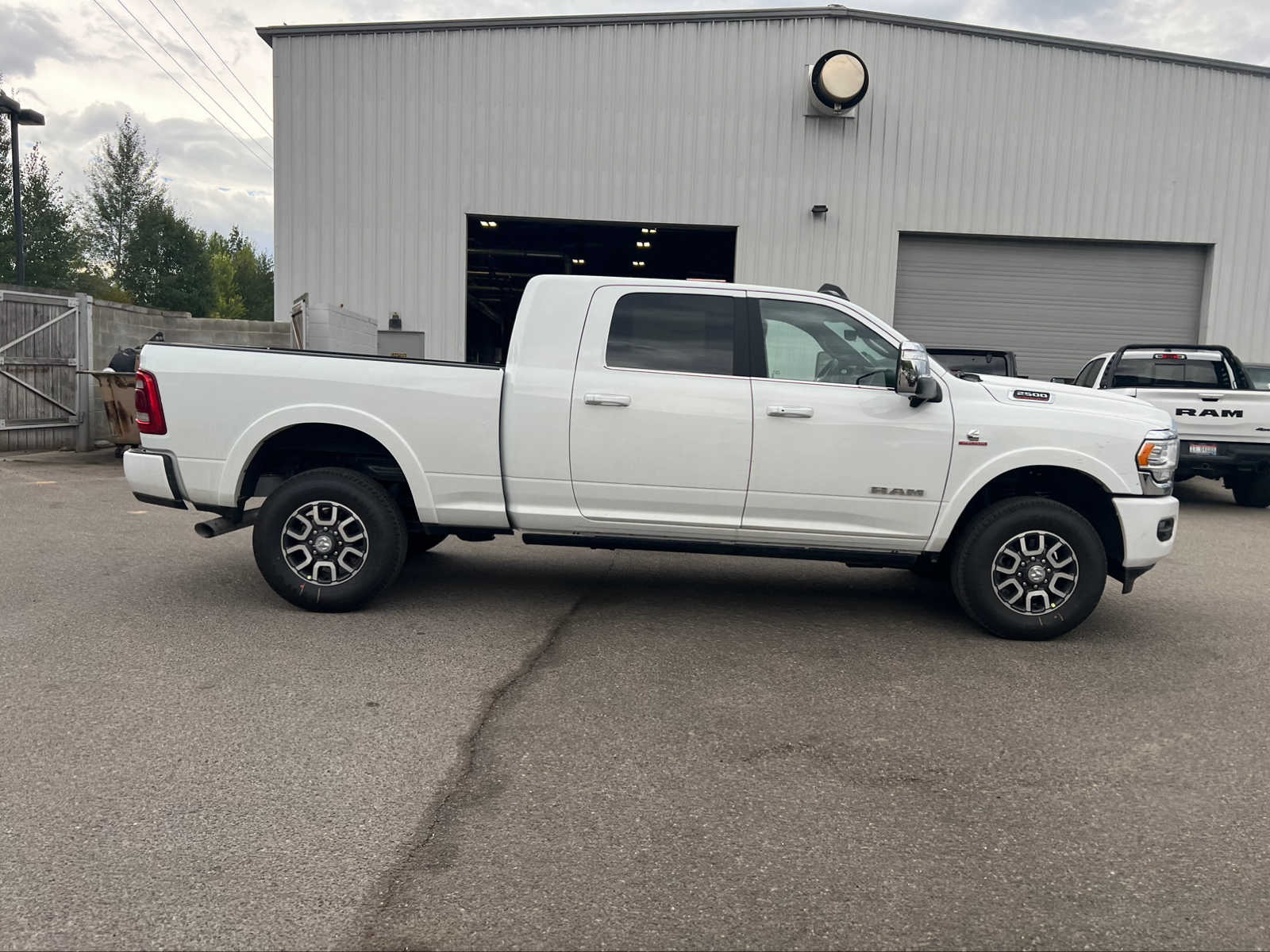 2024 Ram 2500 Longhorn 4x4 Mega Cab 64 Box 11