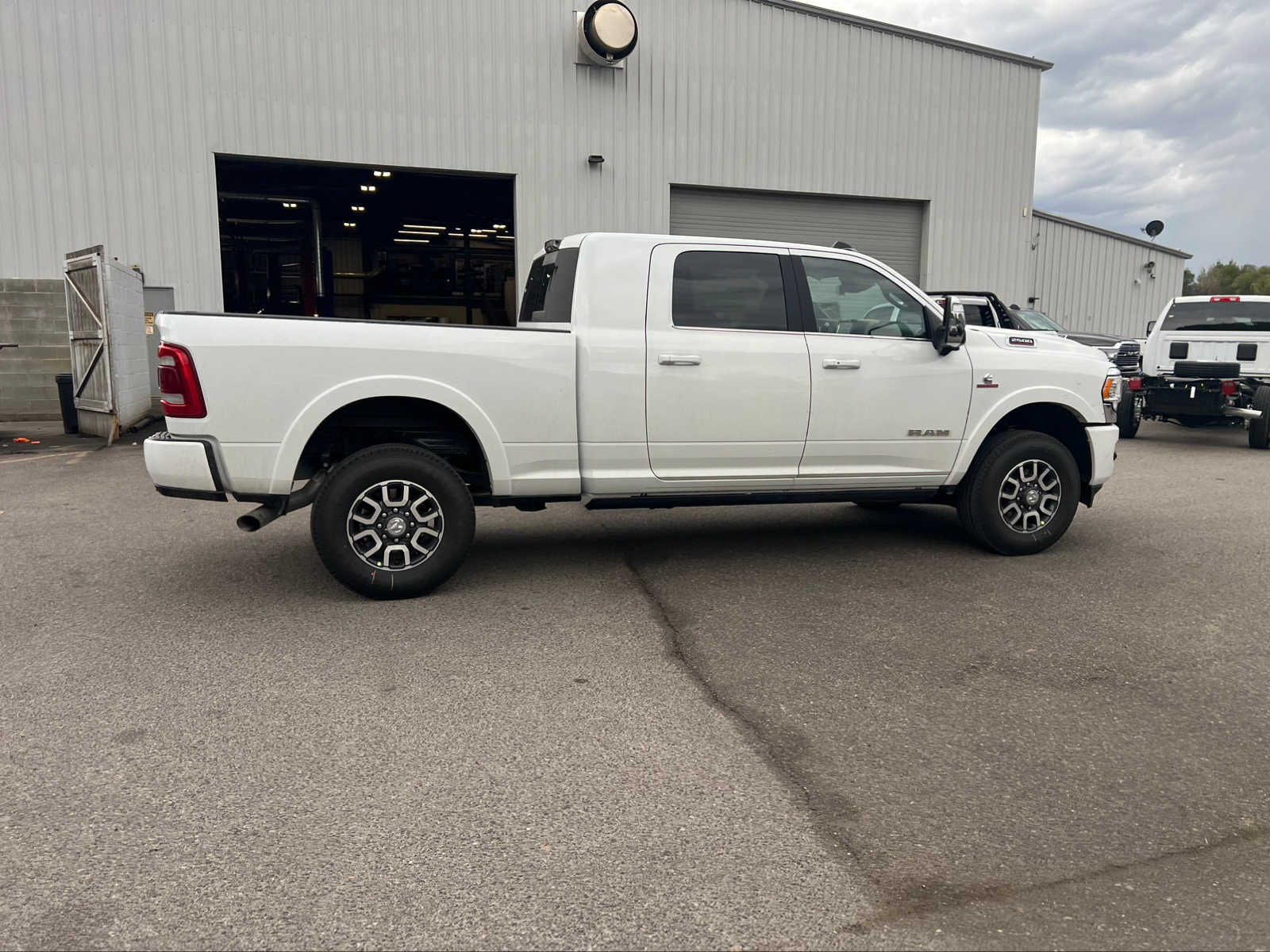 2024 Ram 2500 Longhorn 4x4 Mega Cab 64 Box 12