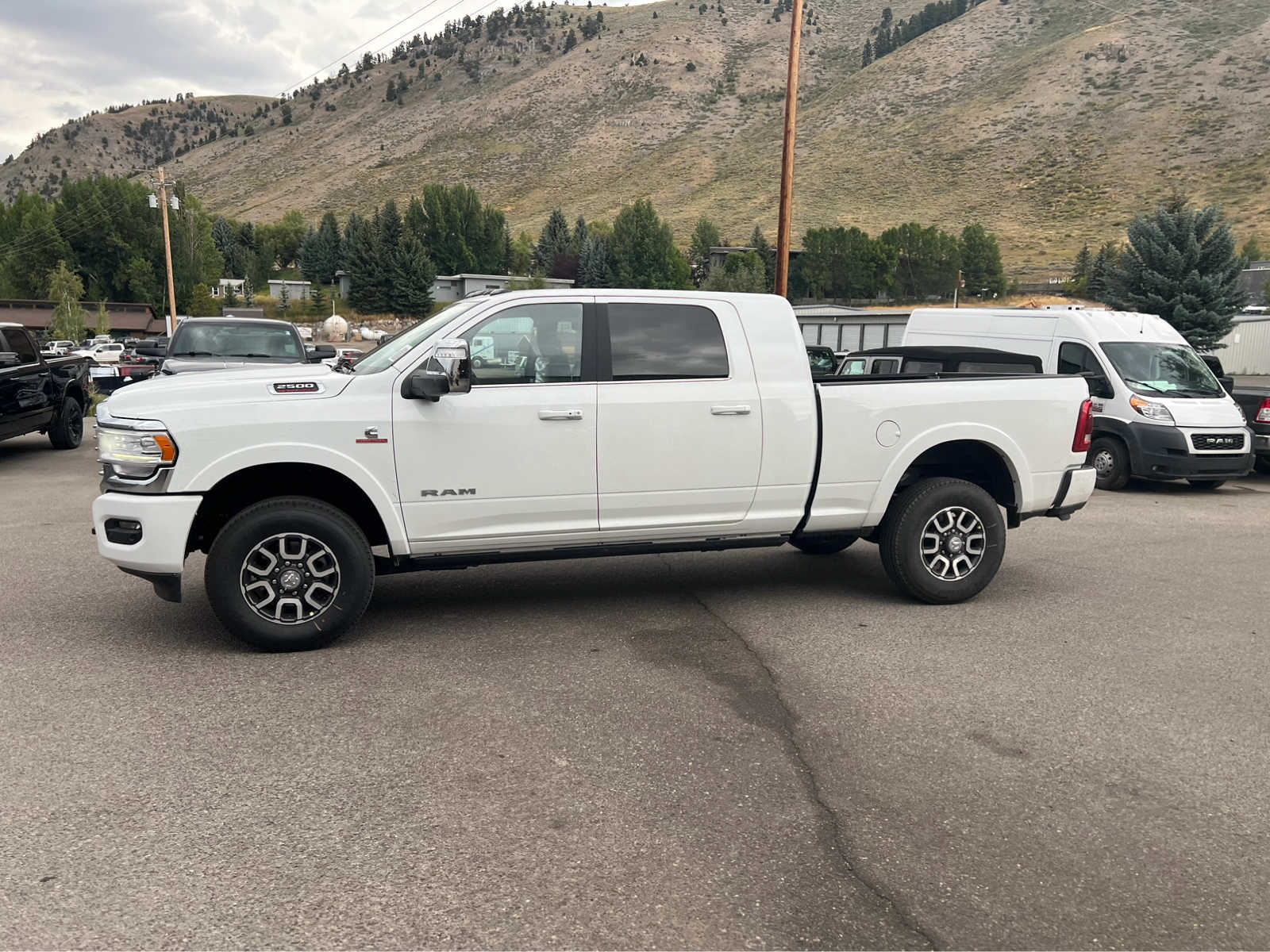 2024 Ram 2500 Longhorn 4x4 Mega Cab 64 Box 21