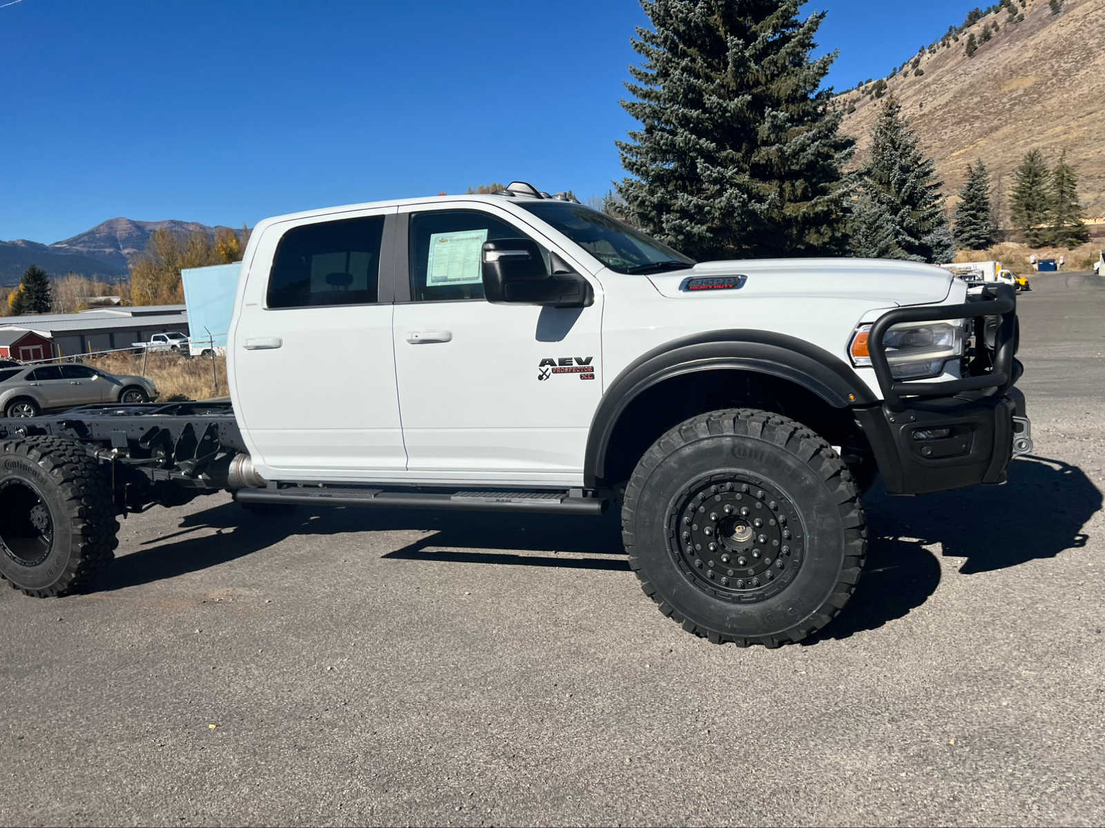 2024 Ram 4500 Chassis Cab Laramie 4x4 Crew Cab 60 CA 173.4 WB 26