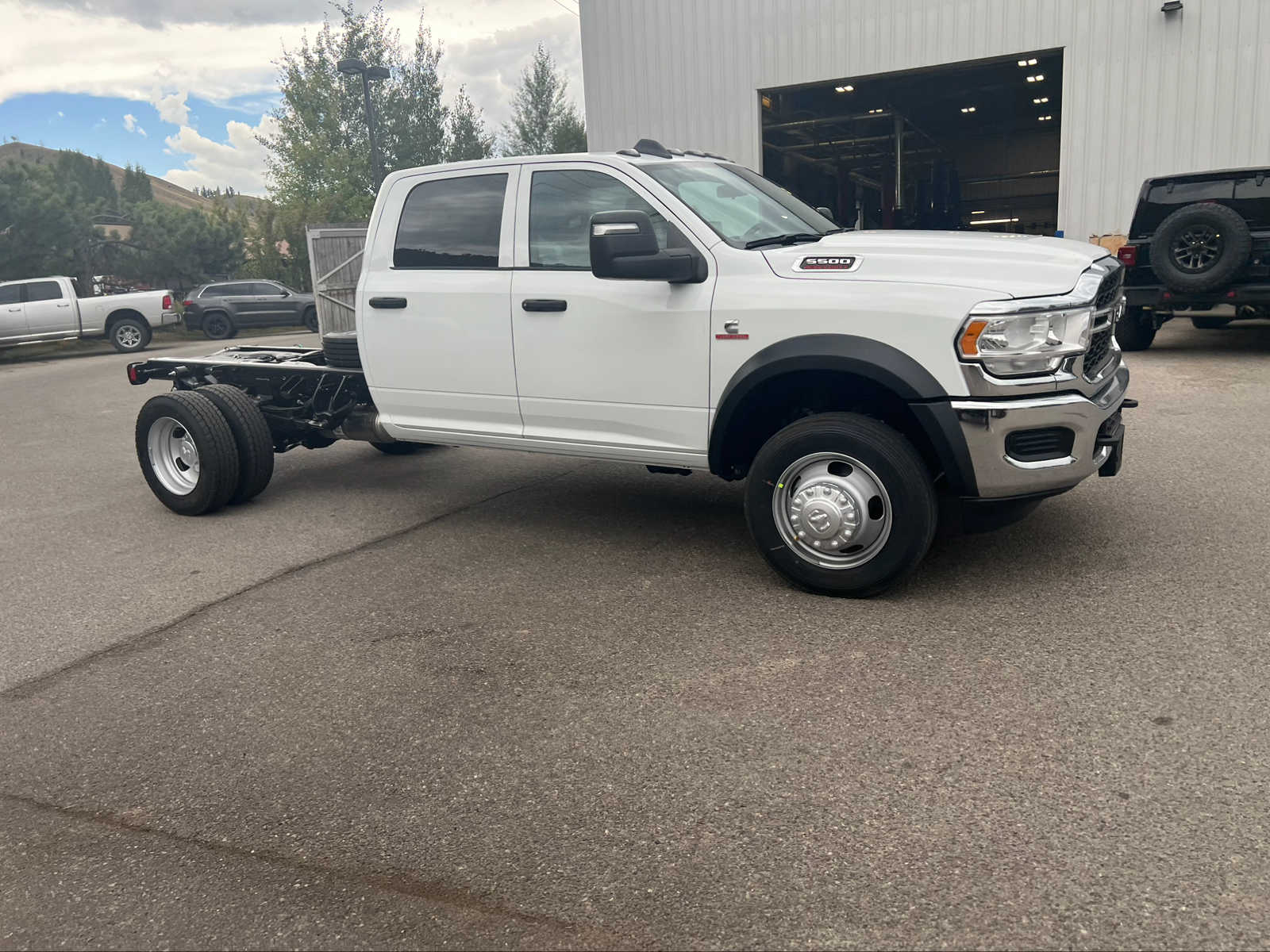 2024 Ram 5500 Chassis Cab Tradesman 4x4 Crew Cab 60 CA 173.4 WB 8