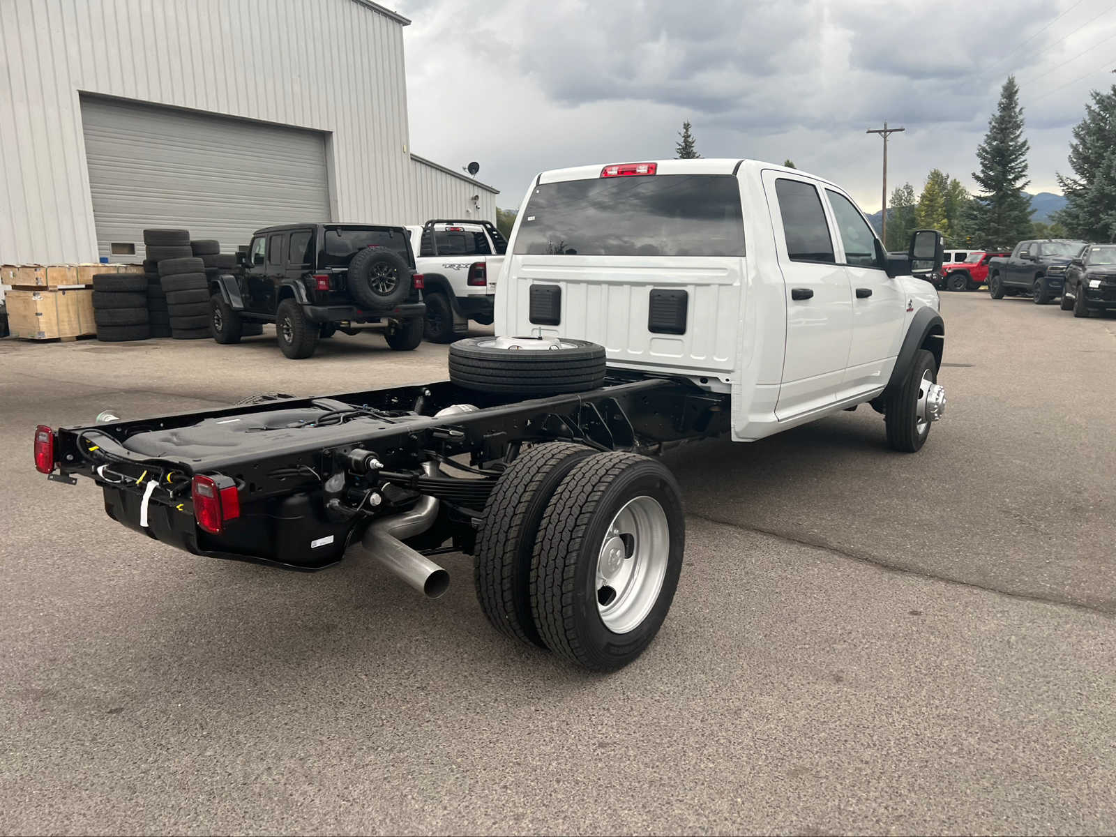 2024 Ram 5500 Chassis Cab Tradesman 4x4 Crew Cab 60 CA 173.4 WB 13